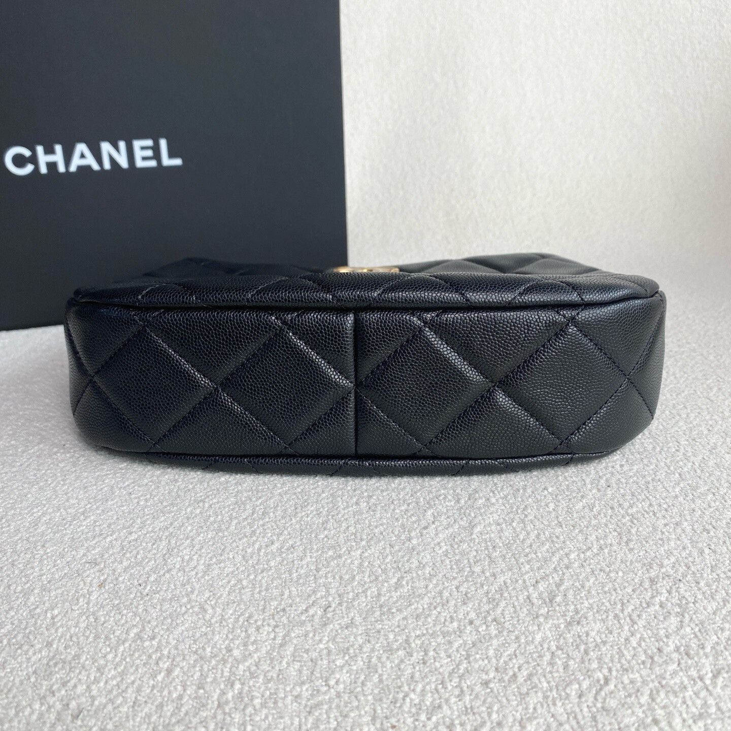 Chanel Pre-loved Bag Very good condition Size ONE SIZE - 5 Thumbnail