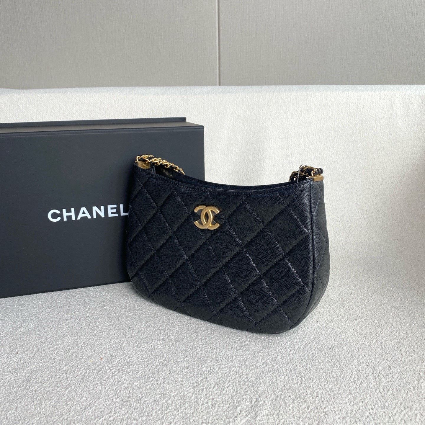 Chanel Pre-loved Bag Very good condition Size ONE SIZE - 4 Thumbnail