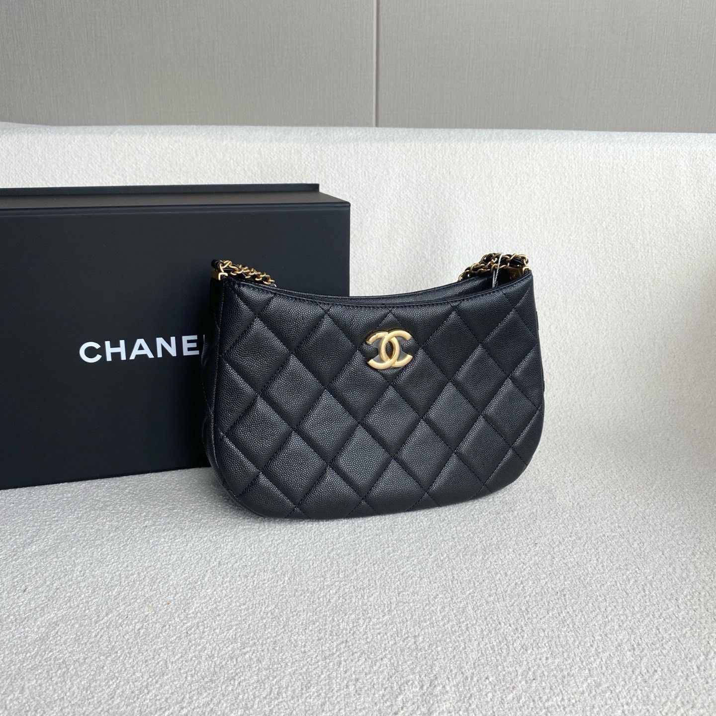 Chanel Pre-loved Bag Very good condition Size ONE SIZE - 6 Thumbnail