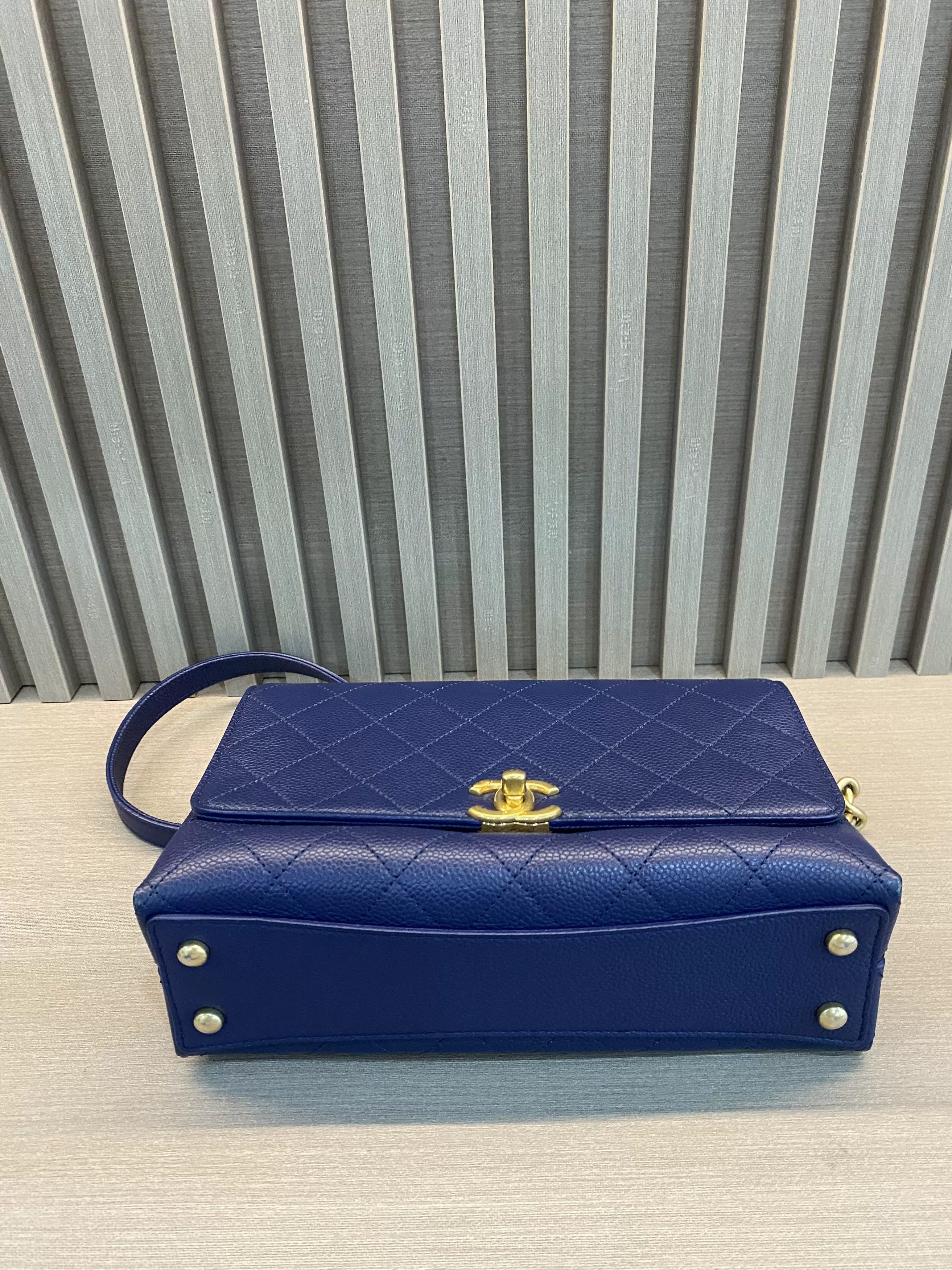 Chanel Pre-loved Bag Very good condition Size ONE SIZE - 5 Thumbnail