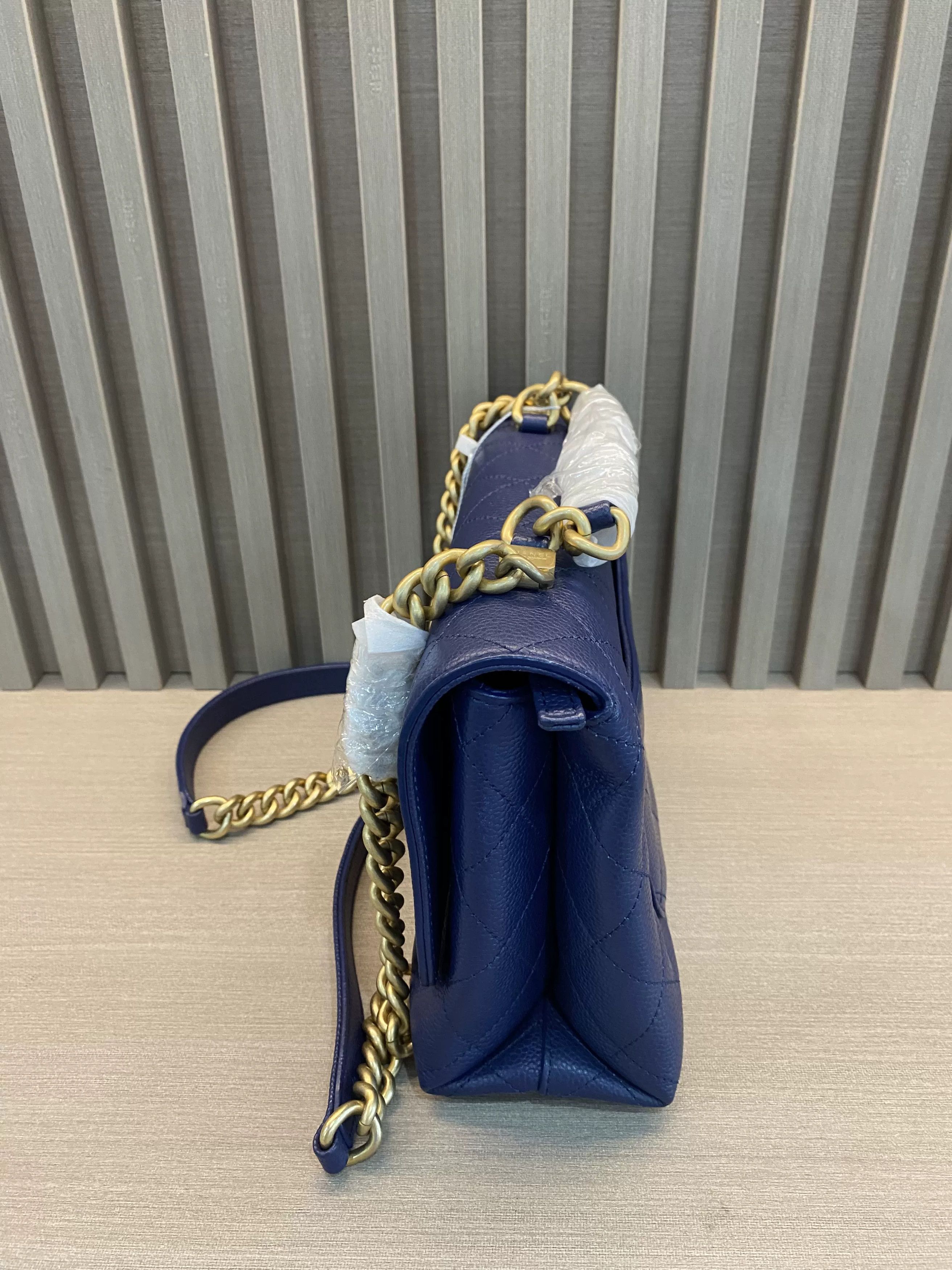 Chanel Pre-loved Bag Very good condition Size ONE SIZE - 4 Thumbnail