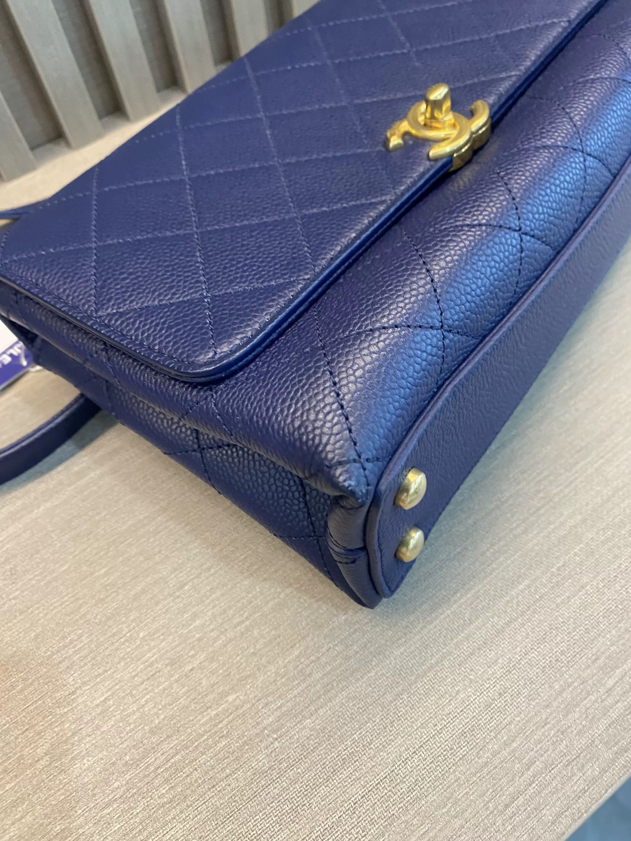 Chanel Pre-loved Bag Very good condition Size ONE SIZE - 6 Thumbnail