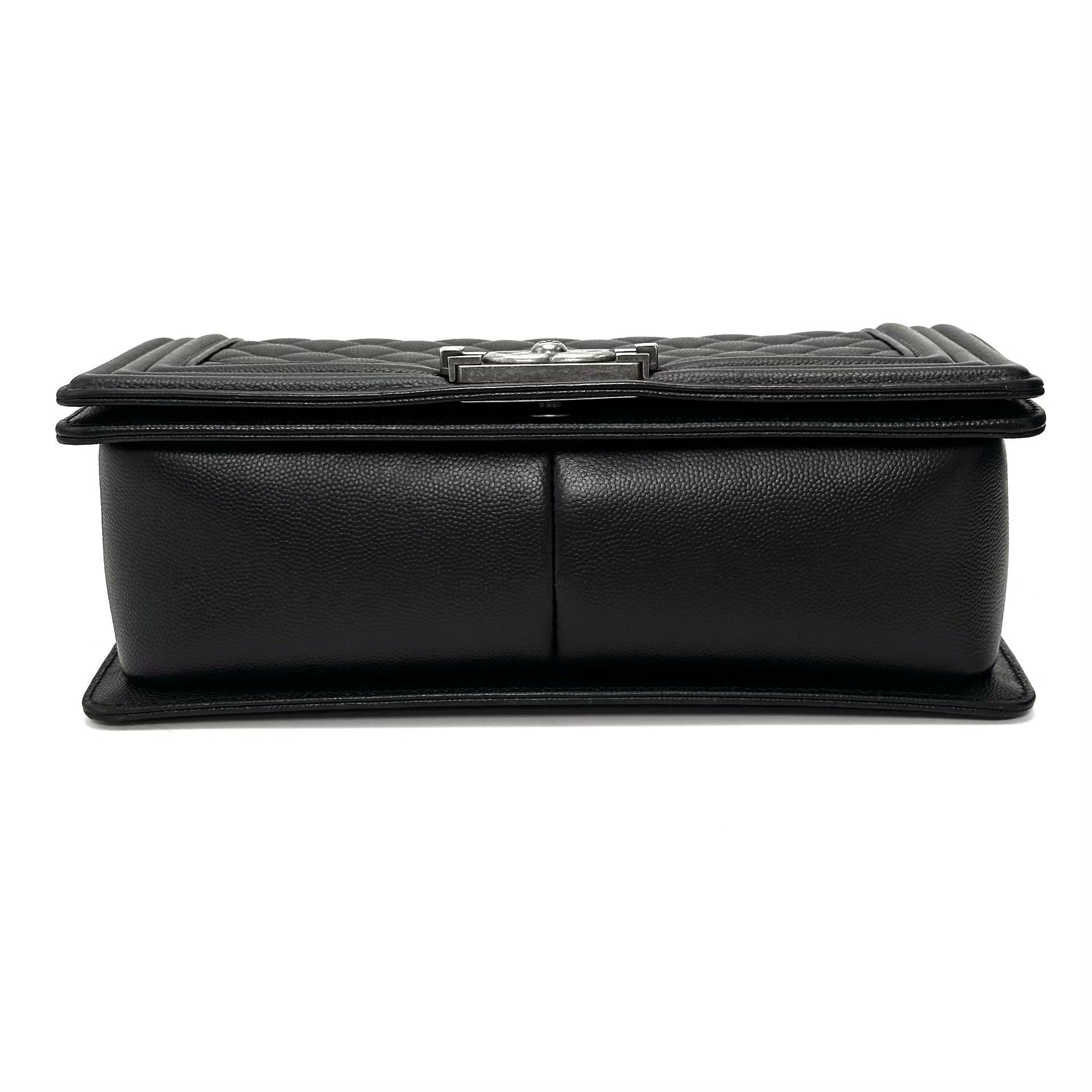 Chanel Pre-loved Bag Very good condition Size ONE SIZE - 5 Thumbnail