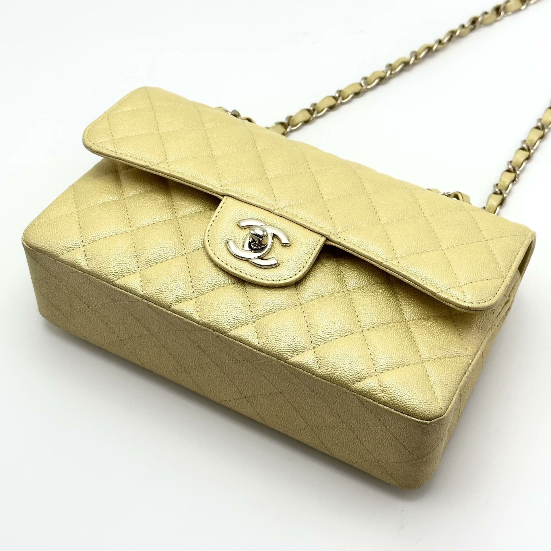 Chanel Pre-loved Bag Very good condition Size ONE SIZE - 6 Thumbnail