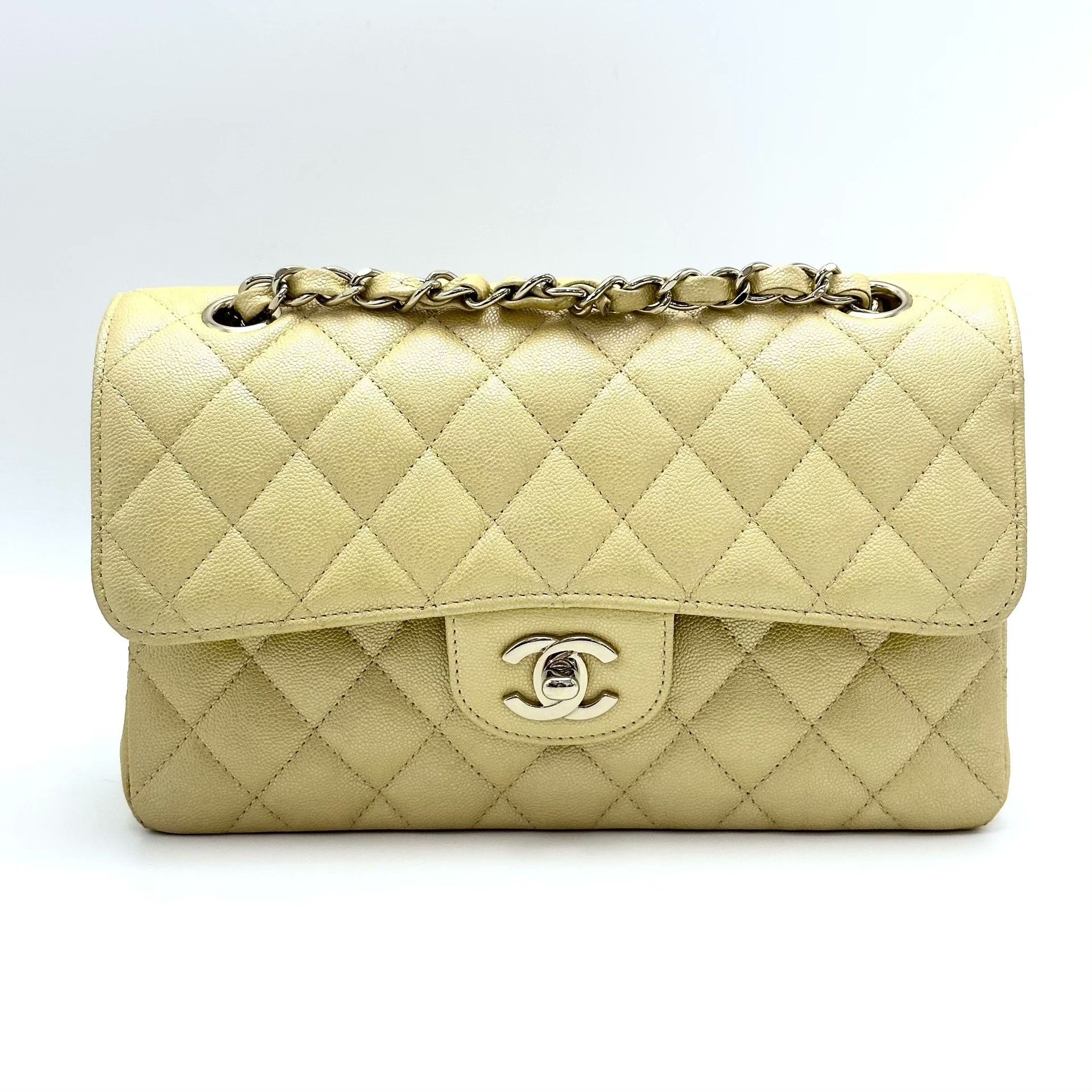 Chanel Pre-loved Bag Very good condition Size ONE SIZE - 2 Thumbnail