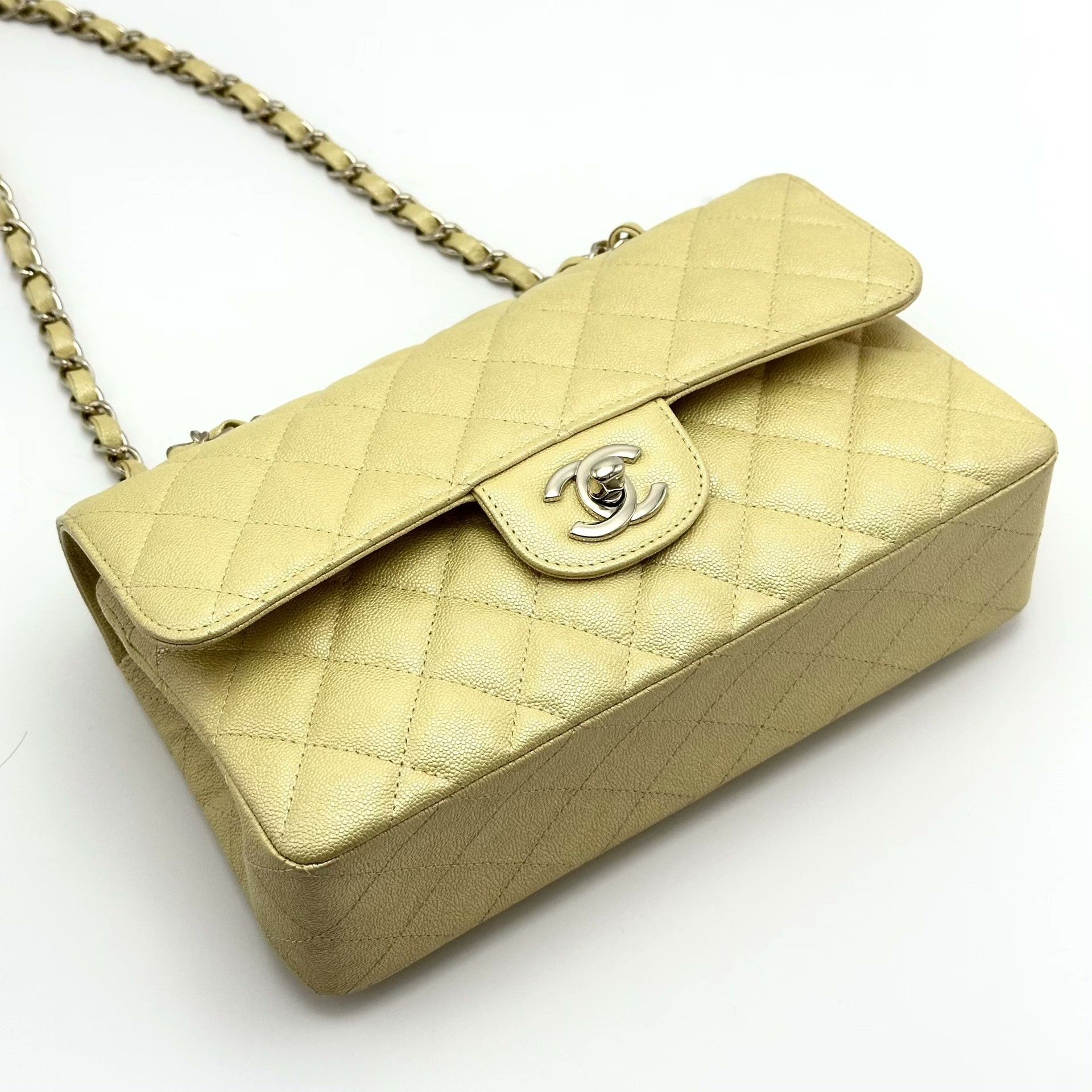 Chanel Pre-loved Bag Very good condition Size ONE SIZE - 4 Thumbnail