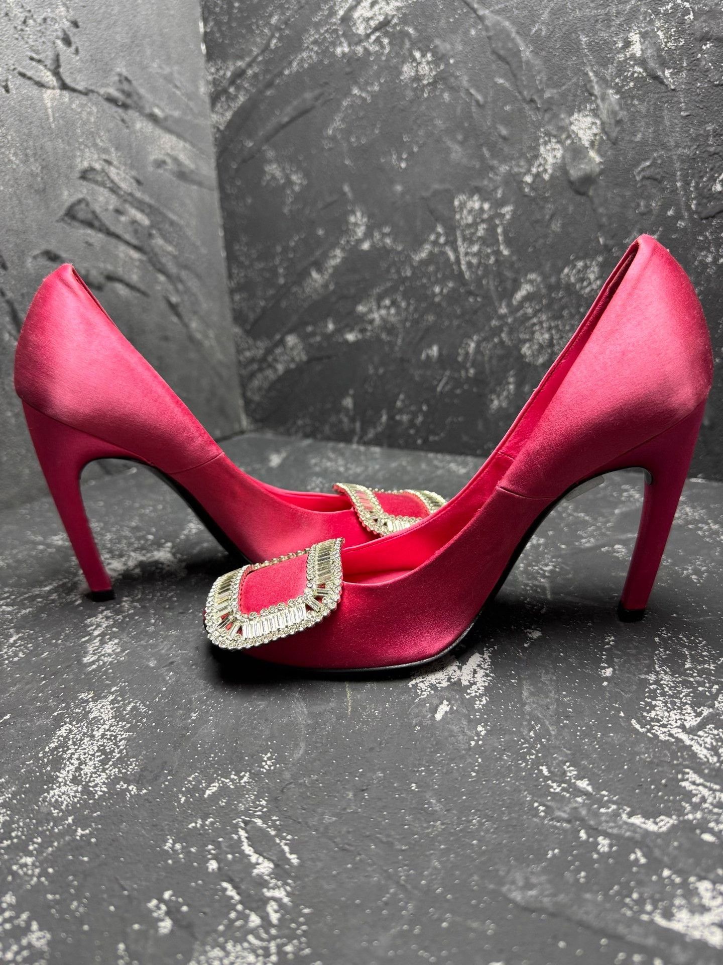 Roger Vivier Roger Vivier Pink Lowtop Sneakers 35 Women Size US 5 / IT 35 - 5 Thumbnail