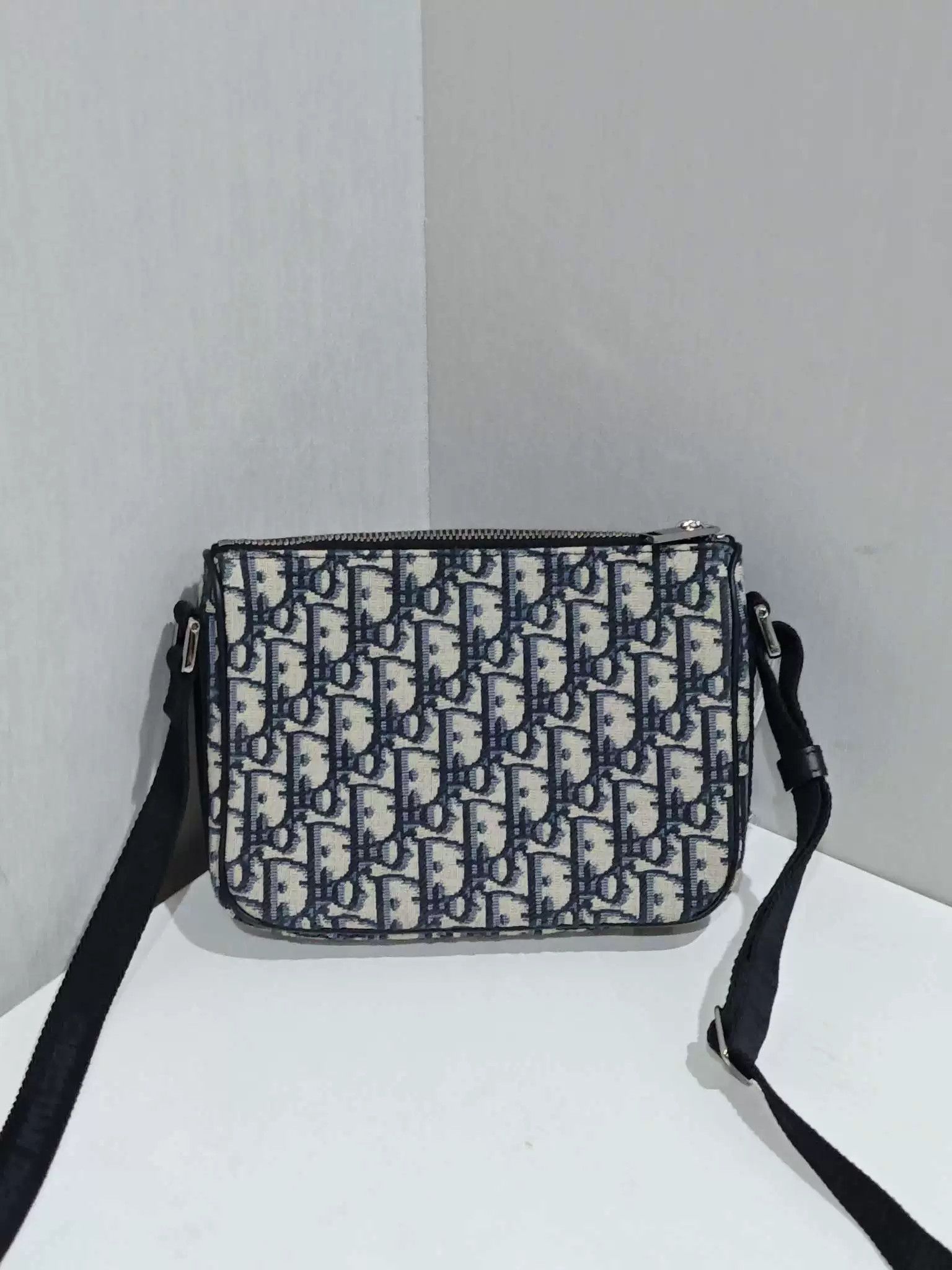 Dior Pre-loved Bag Very good condition Size ONE SIZE - 2 Thumbnail