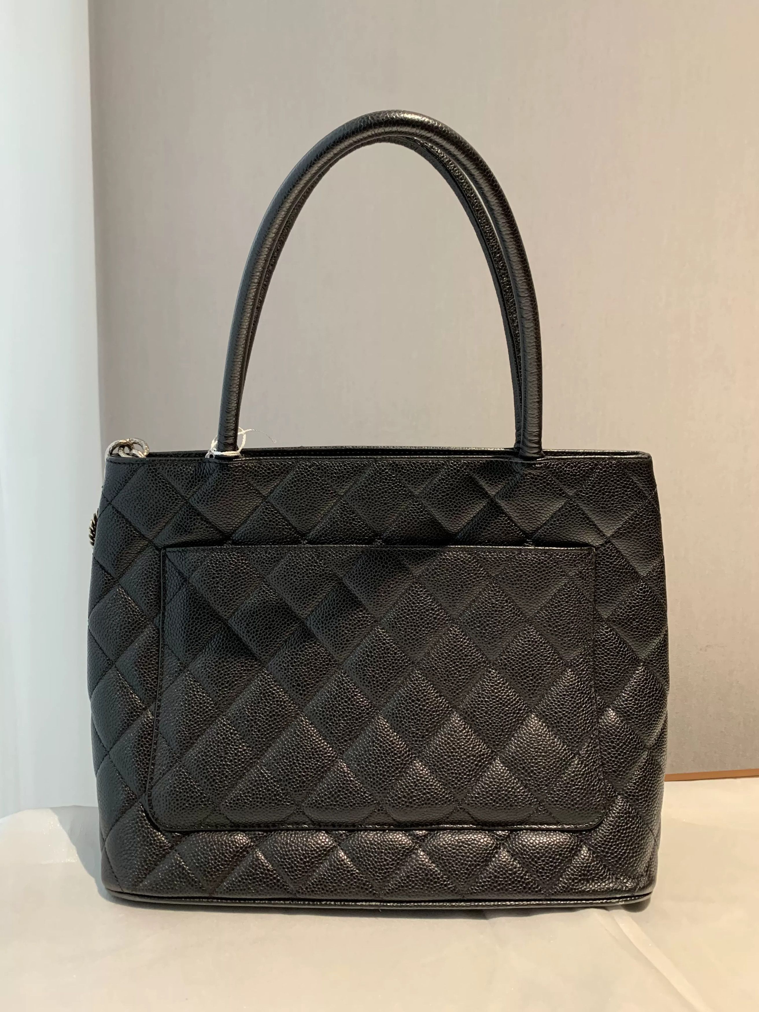 Chanel Pre-loved Bag Very good condition Size ONE SIZE - 2 Thumbnail