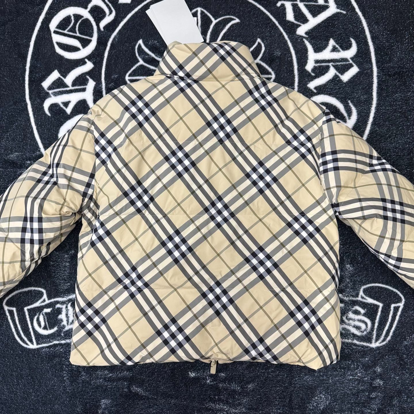 Burberry Burberry Down Plaid Down Jacket M Women Size M / US 6-8 / IT 42-44 - 3 Thumbnail
