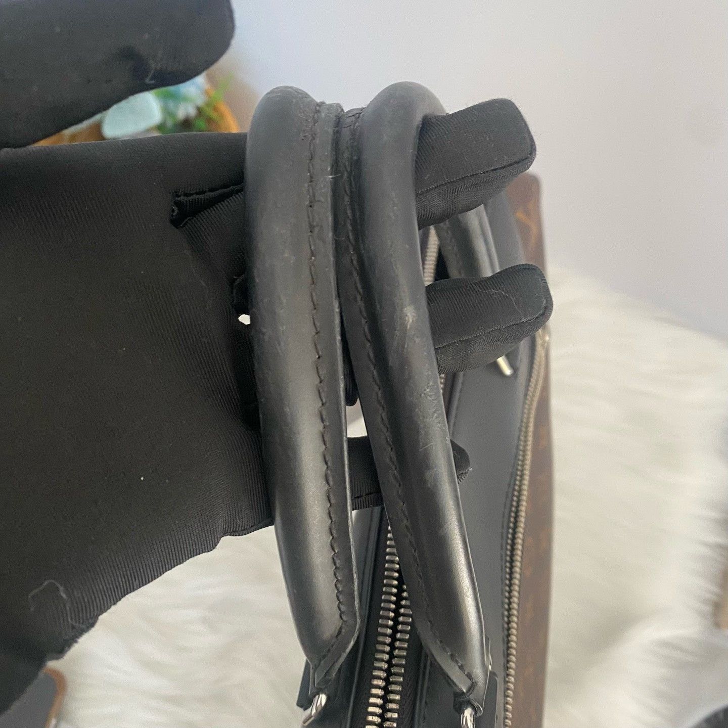 Louis Vuitton Pre-loved Bag Very good condition Size ONE SIZE - 5 Thumbnail
