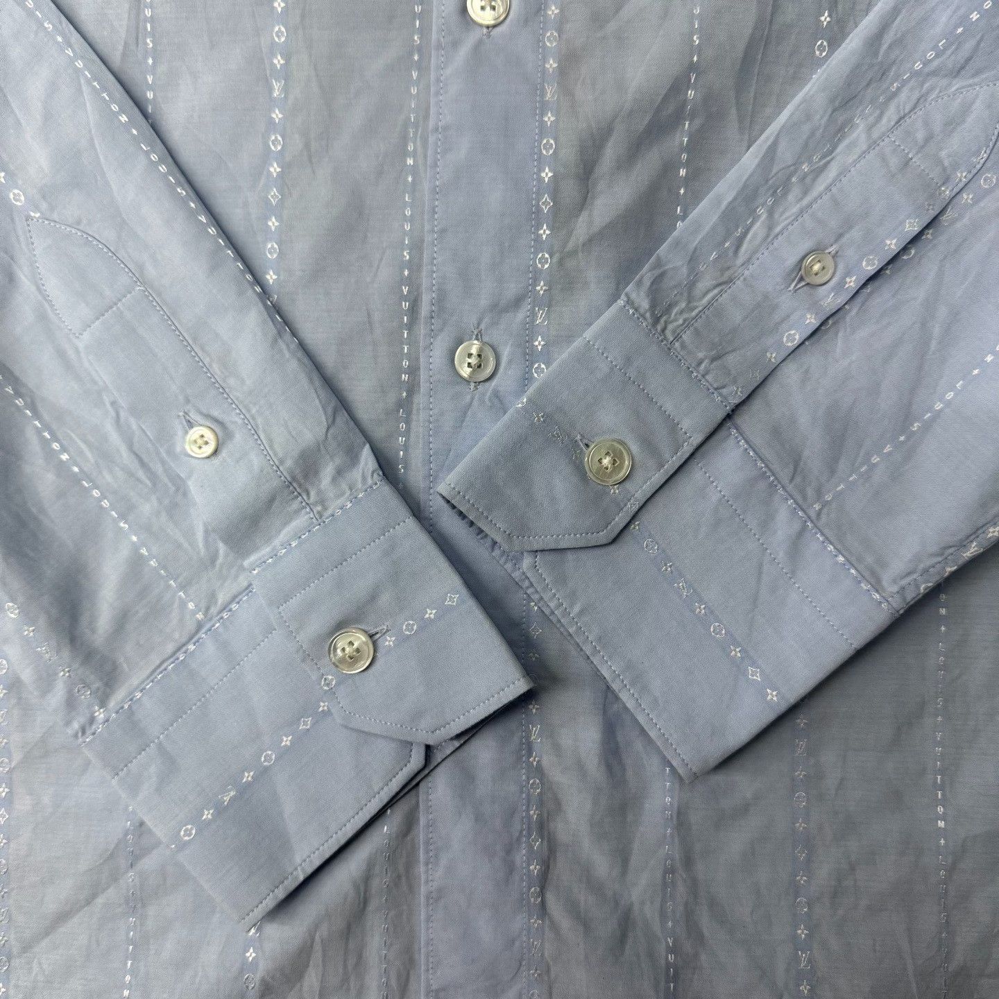 Louis Vuitton Louis Vuitton Striped Blue Shirt 40 Men Size US M / EU 48-50 / 2 - 2 Thumbnail