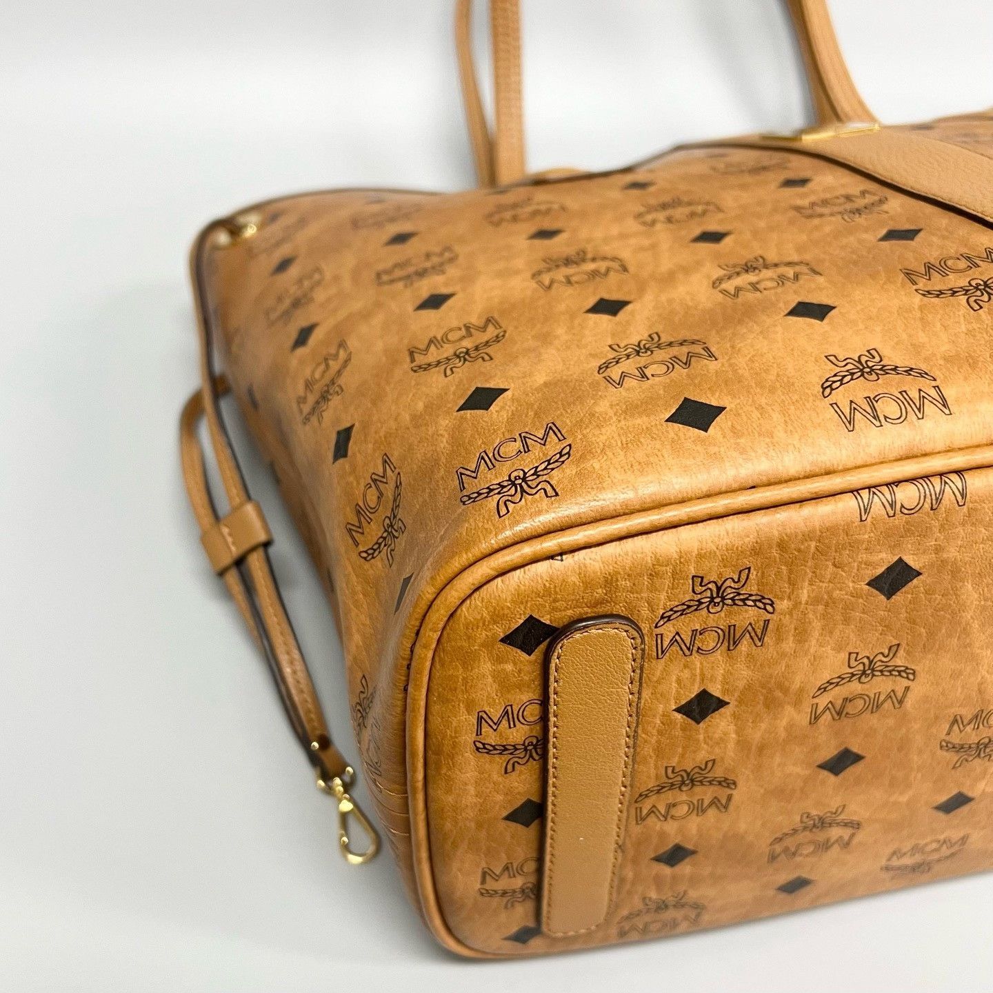 MCM Pre-loved Bag Very good condition Size ONE SIZE - 5 Thumbnail