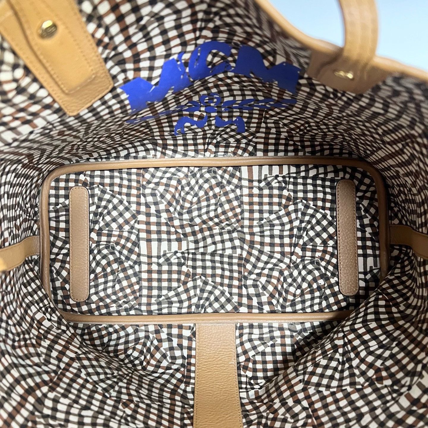 MCM Pre-loved Bag Very good condition Size ONE SIZE - 9 Thumbnail