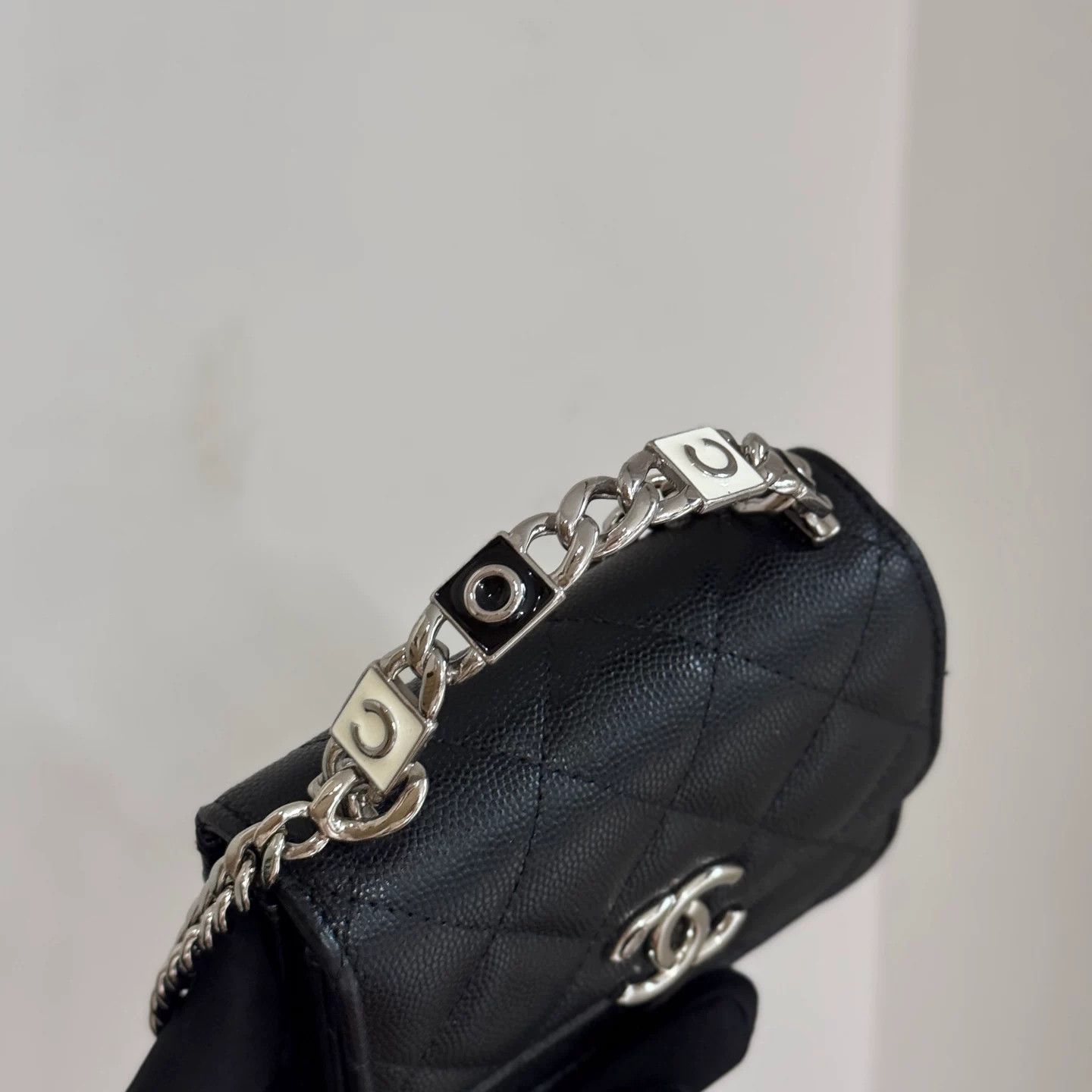Chanel Pre-loved Bag Very good condition Size ONE SIZE - 2 Thumbnail