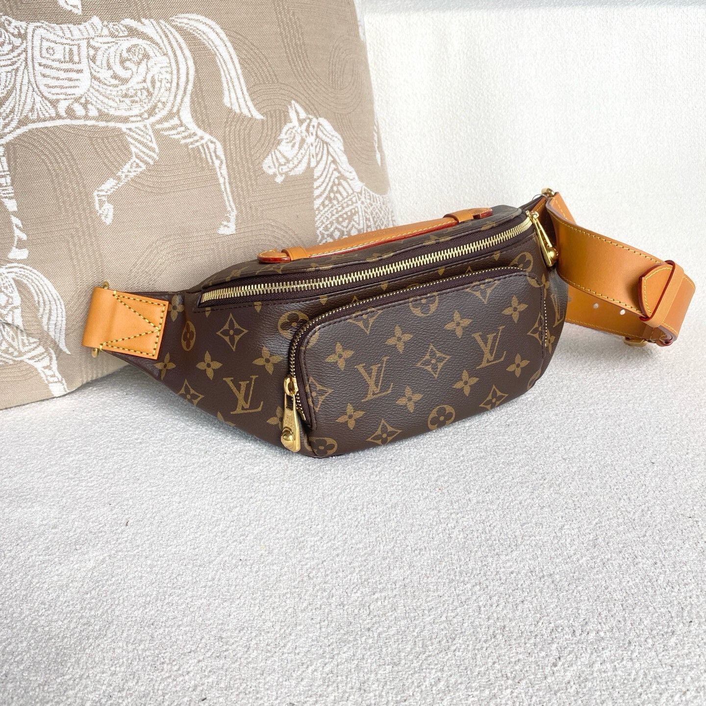 Louis Vuitton Pre-loved Bag Very good condition Size ONE SIZE - 4 Thumbnail