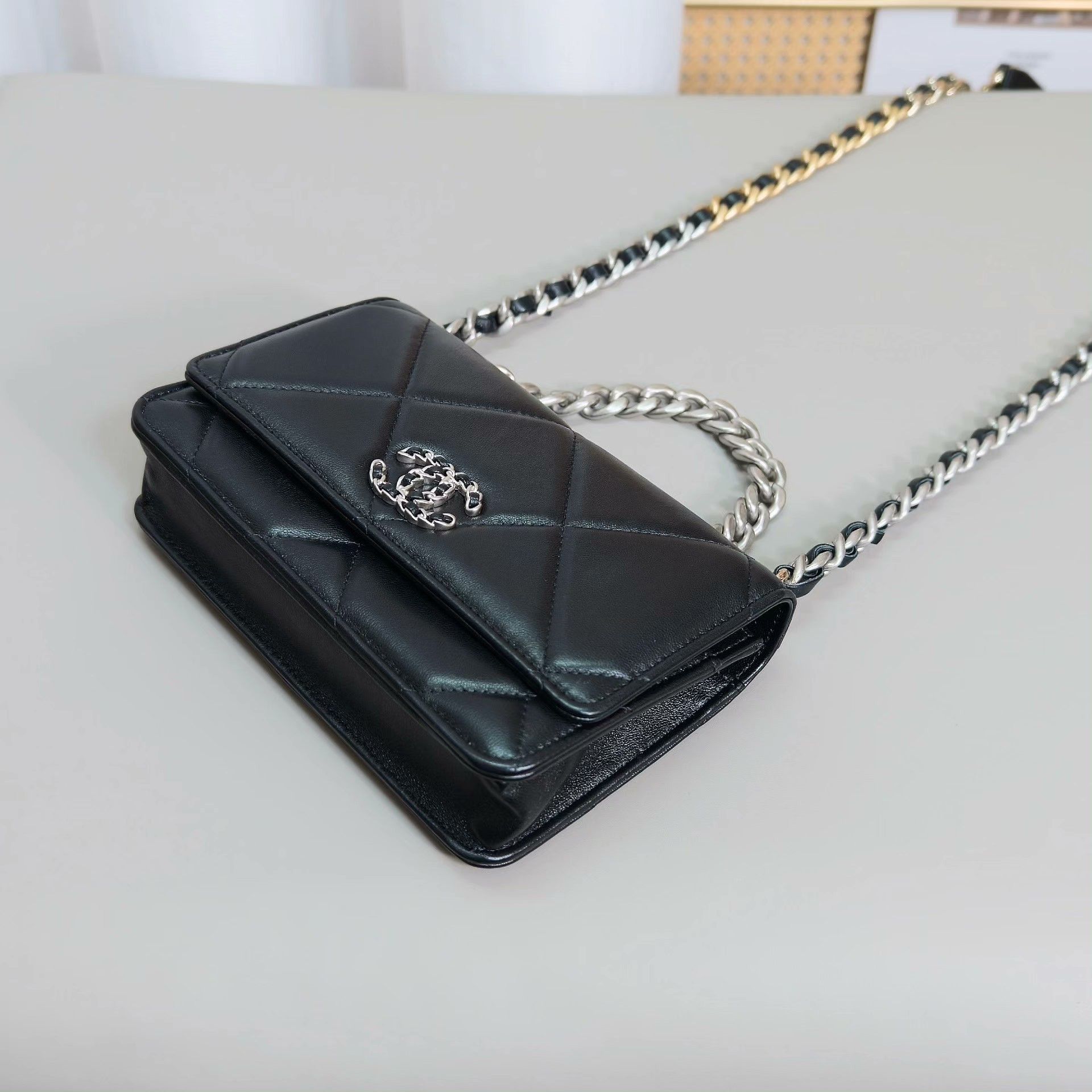 Chanel Pre-loved Bag Very good condition Size ONE SIZE - 4 Thumbnail