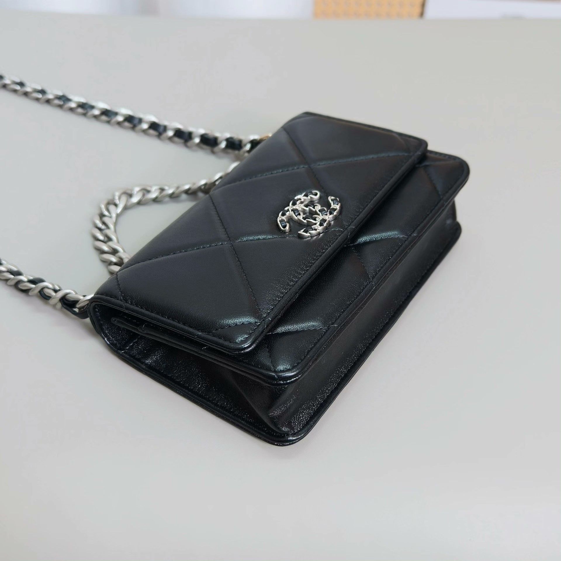Chanel Pre-loved Bag Very good condition Size ONE SIZE - 3 Thumbnail