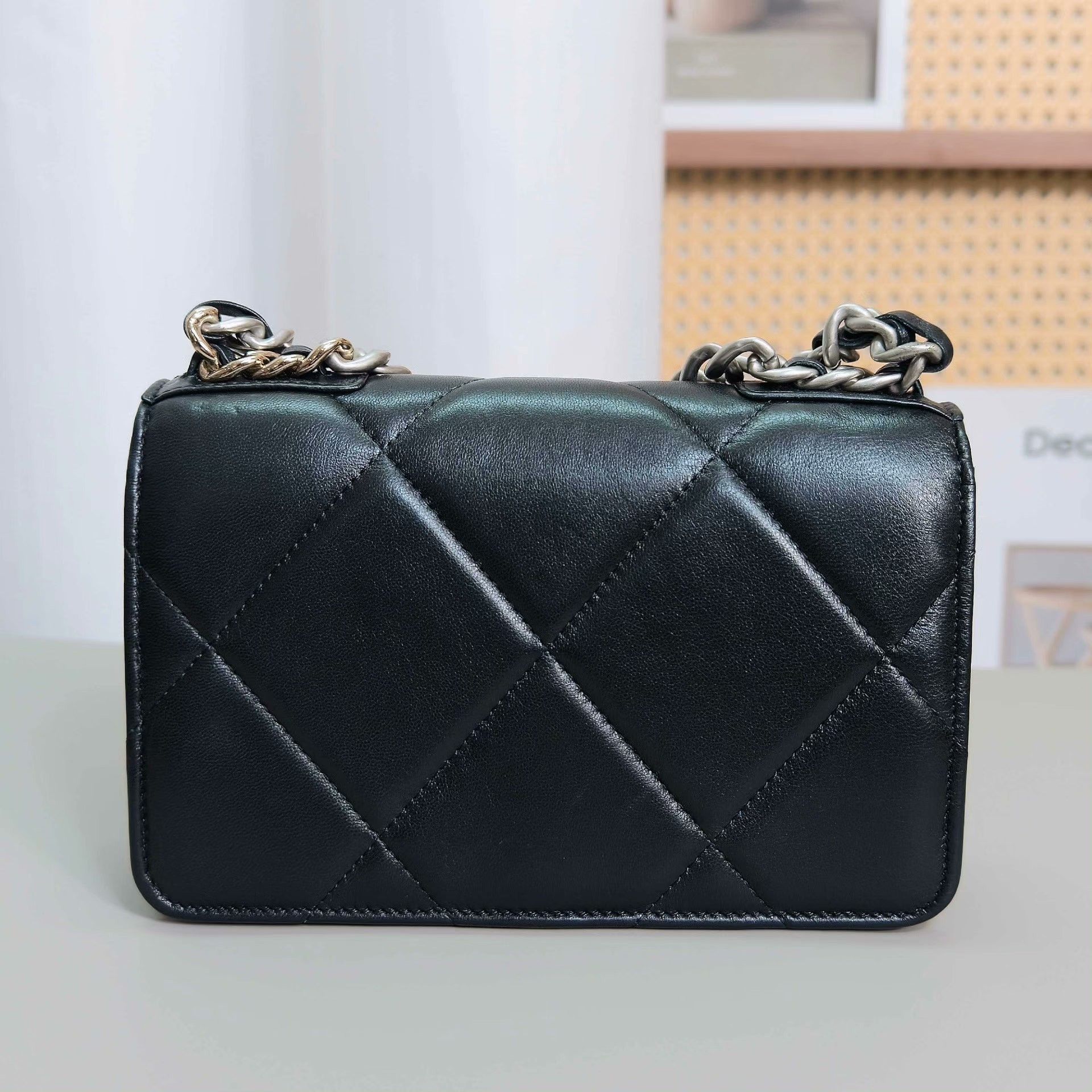 Chanel Pre-loved Bag Very good condition Size ONE SIZE - 2 Thumbnail