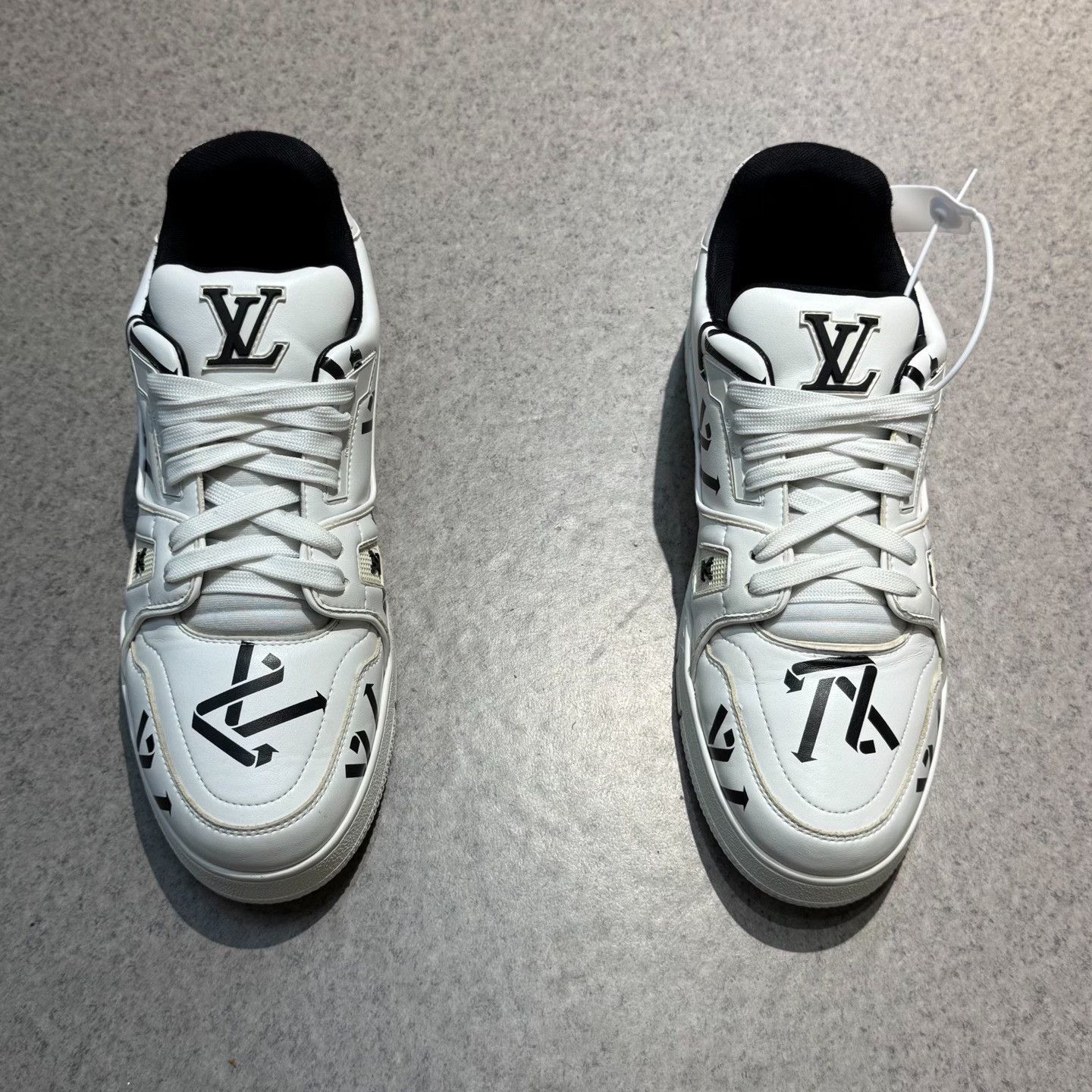 Louis Vuitton Louis Vuitton Training White Lowtop Sneakers 10 Men Size US 10 / EU 43 - 5 Thumbnail