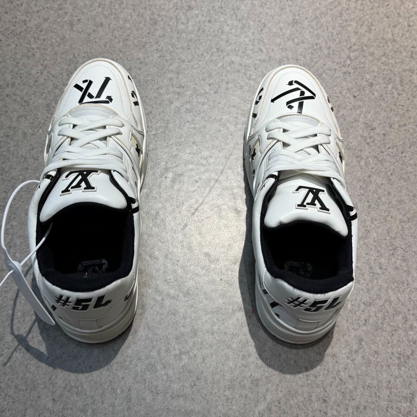 Louis Vuitton Louis Vuitton Training White Lowtop Sneakers 10 Men Size US 10 / EU 43 - 8 Thumbnail