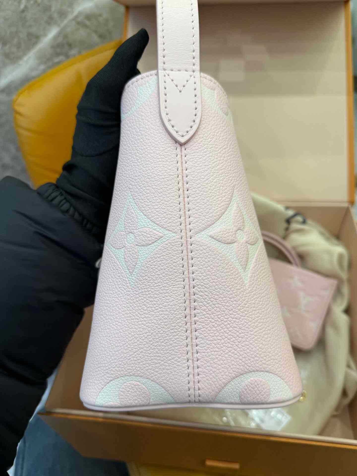 Louis Vuitton Pre-loved Bag Very good condition Size ONE SIZE - 4 Thumbnail
