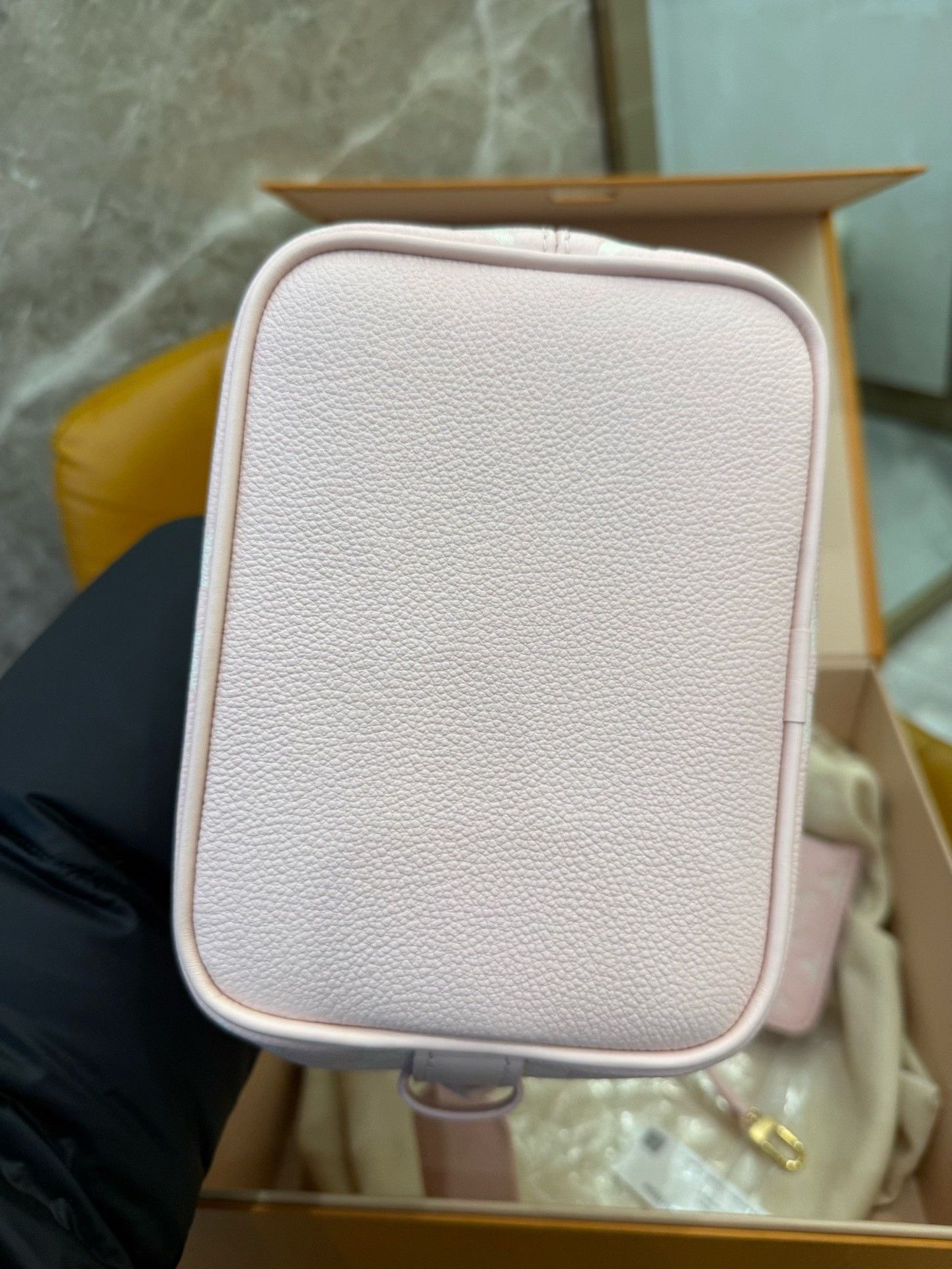 Louis Vuitton Pre-loved Bag Very good condition Size ONE SIZE - 5 Thumbnail