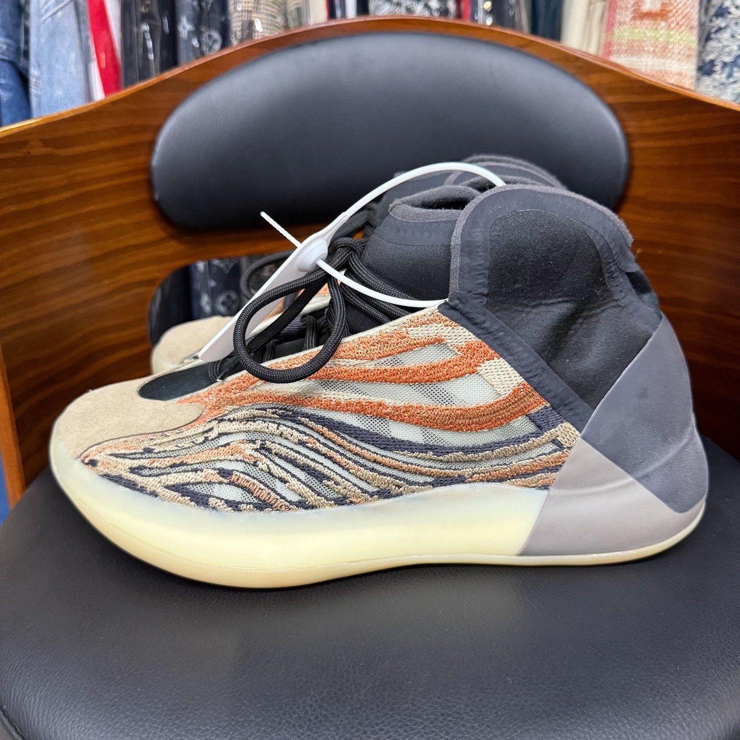 Yeezy Yeezy Orange Lowtop Sneakers 42 Men Size US 9 / EU 42 - 6 Thumbnail