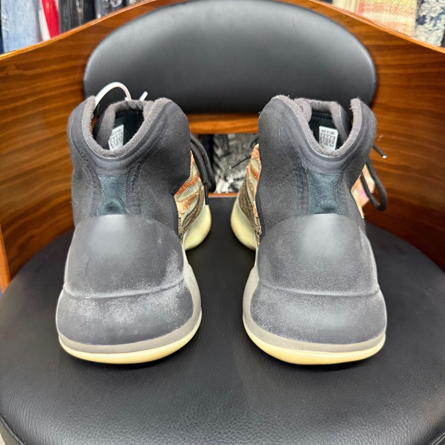 Yeezy Yeezy Orange Lowtop Sneakers 42 Men Size US 9 / EU 42 - 3 Thumbnail