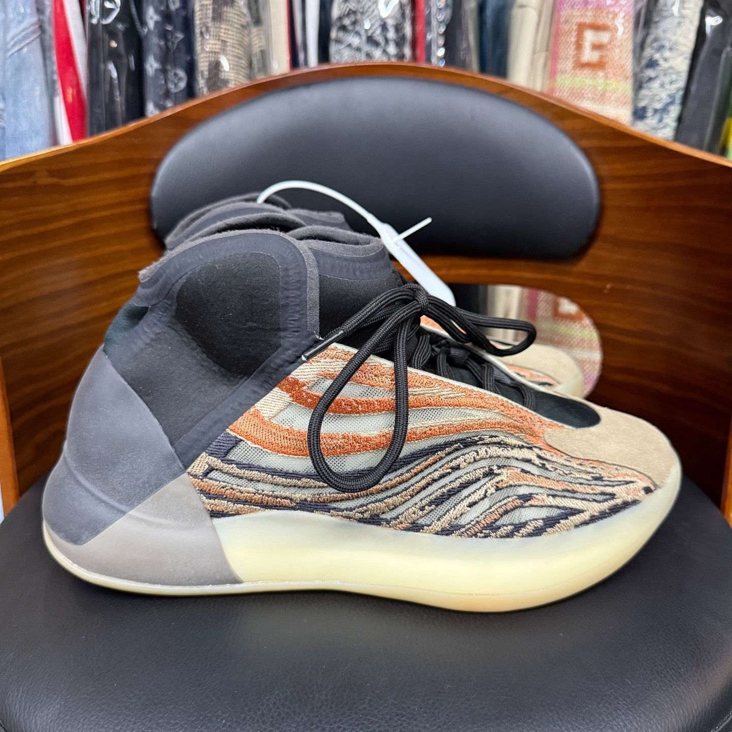 Yeezy Yeezy Orange Lowtop Sneakers 42 Men Size US 9 / EU 42 - 4 Thumbnail