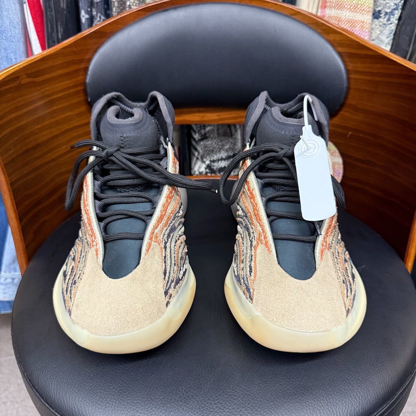 Yeezy Yeezy Orange Lowtop Sneakers 42 Men Size US 9 / EU 42 - 2 Thumbnail