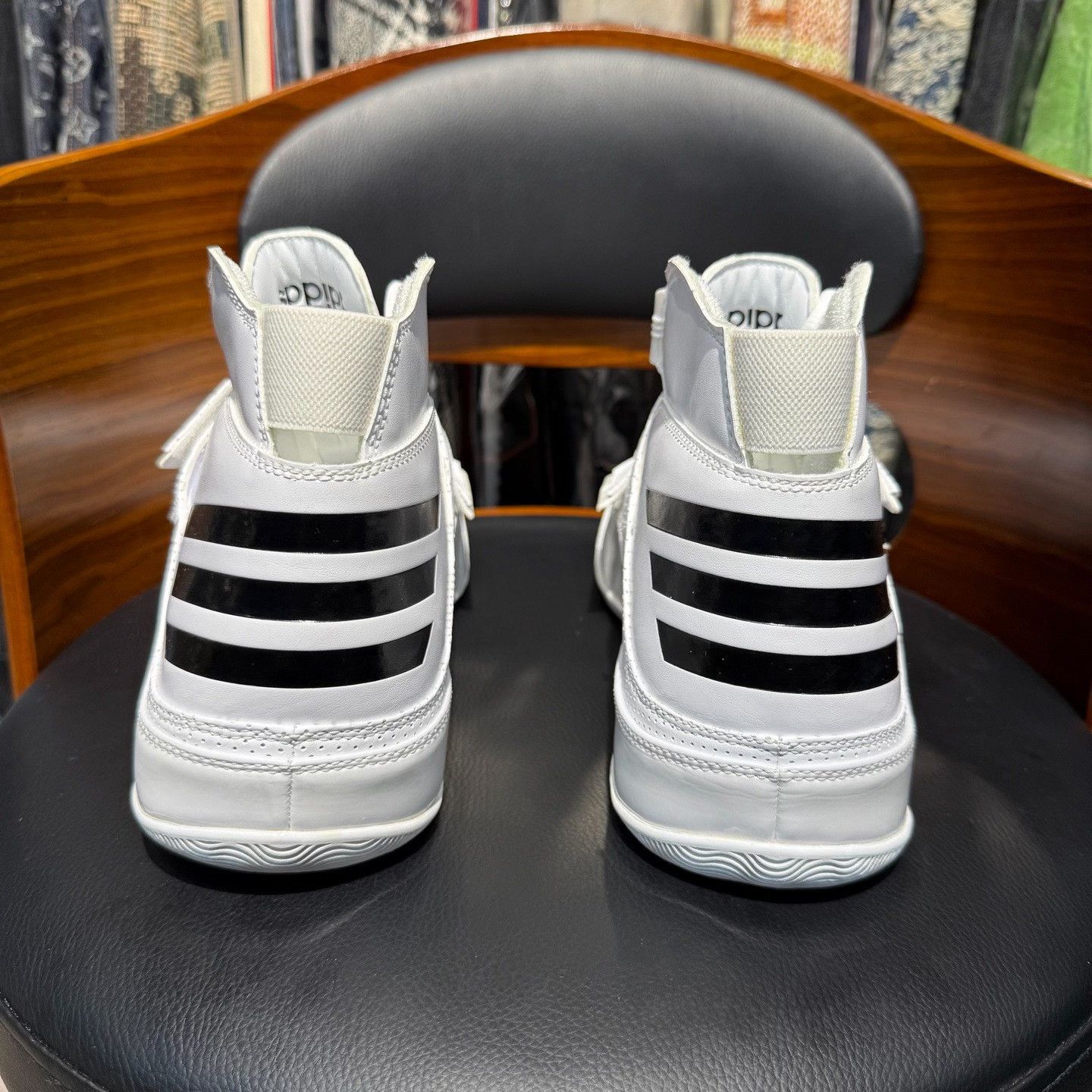 Adidas Adidas Basketball White Lowtop Sneakers 42 Men Size US 9 / EU 42 - 3 Thumbnail