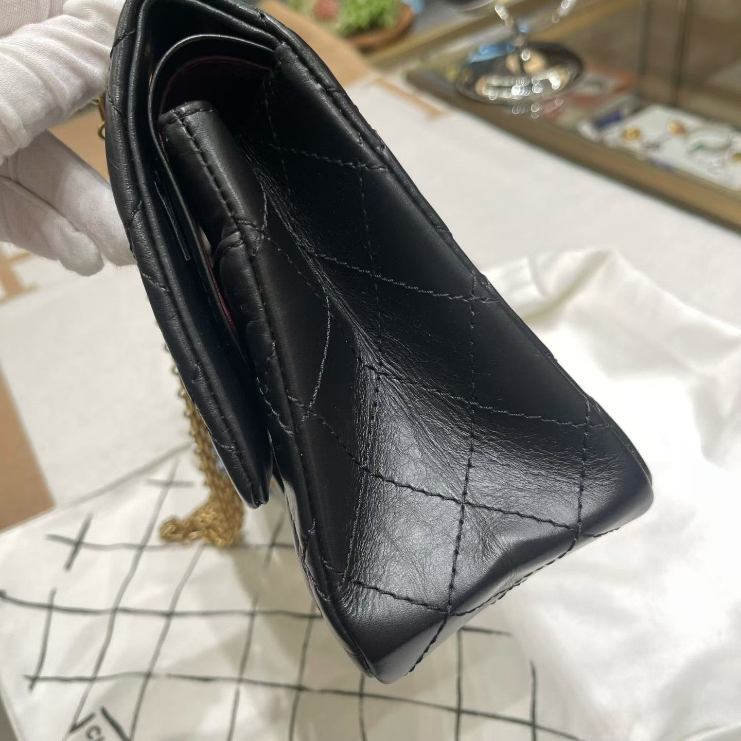 Chanel Pre-loved Bag Very good condition Size ONE SIZE - 6 Thumbnail