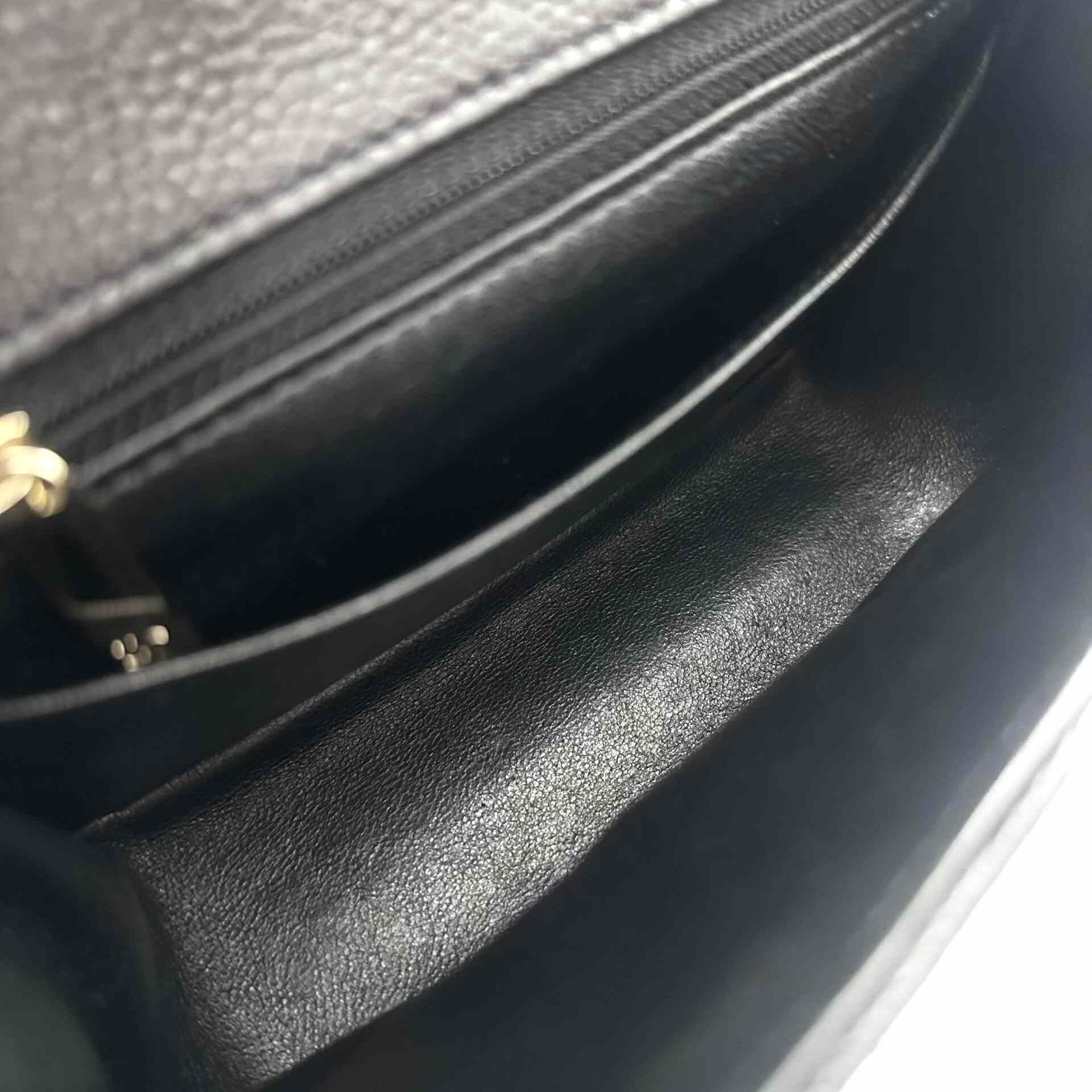 Chanel Pre-loved Bag Very good condition Size ONE SIZE - 6 Thumbnail