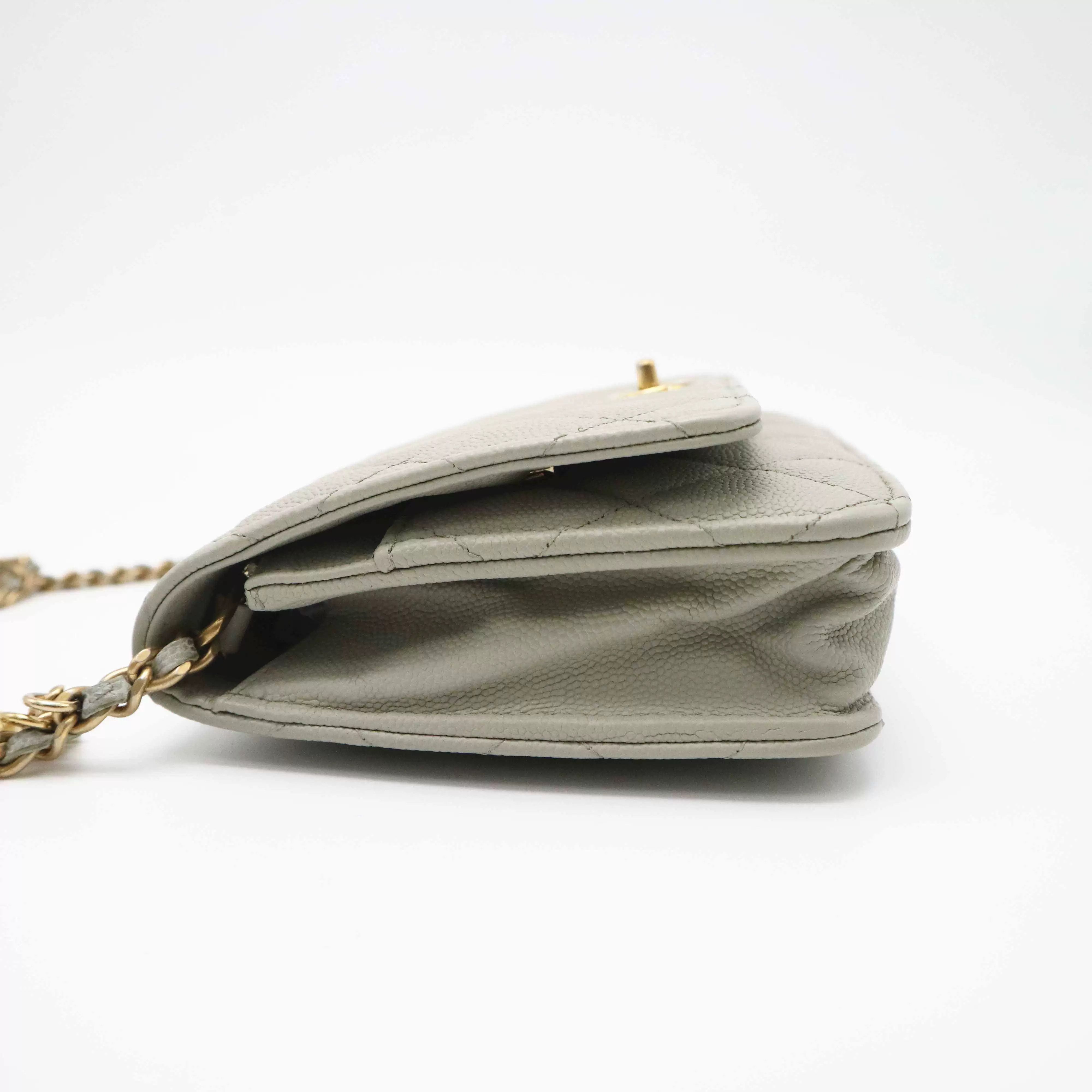 Chanel Pre-loved Bag Very good condition Size ONE SIZE - 4 Thumbnail
