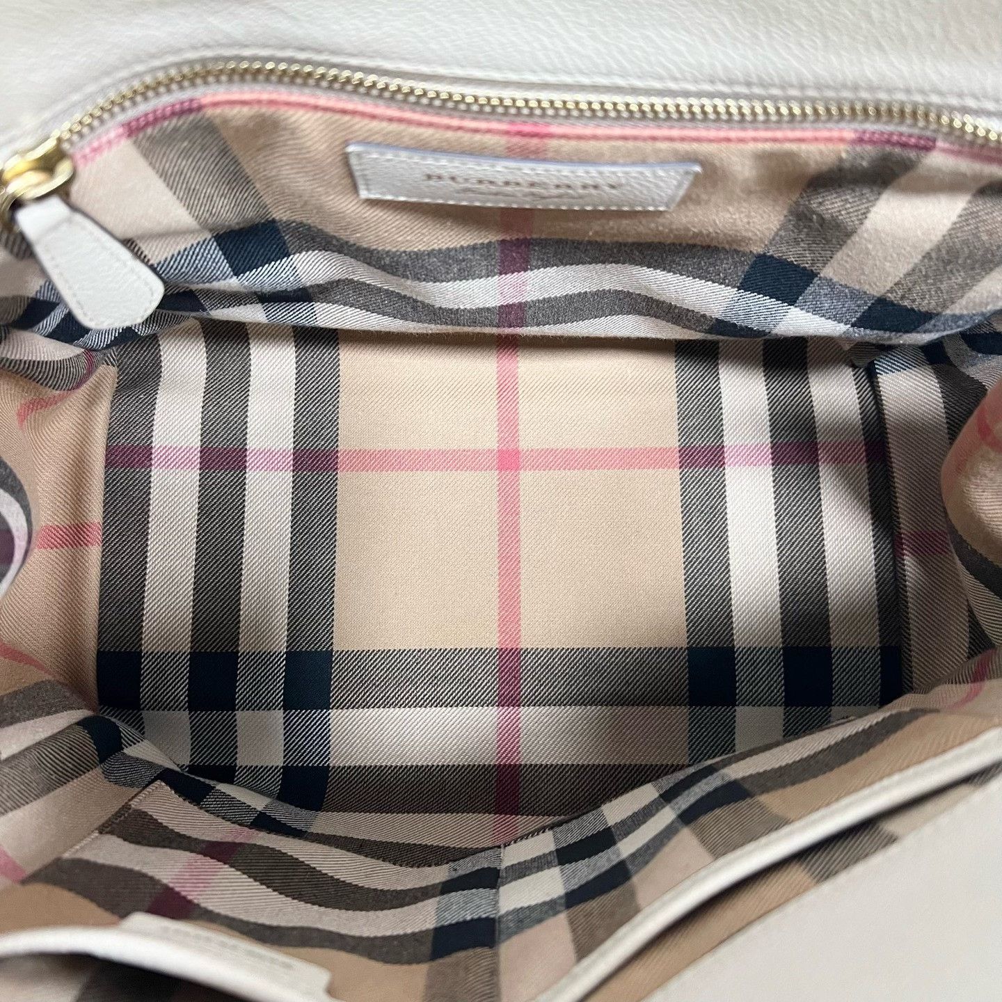 Burberry Pre-loved Bag Very good condition Size ONE SIZE - 9 Thumbnail