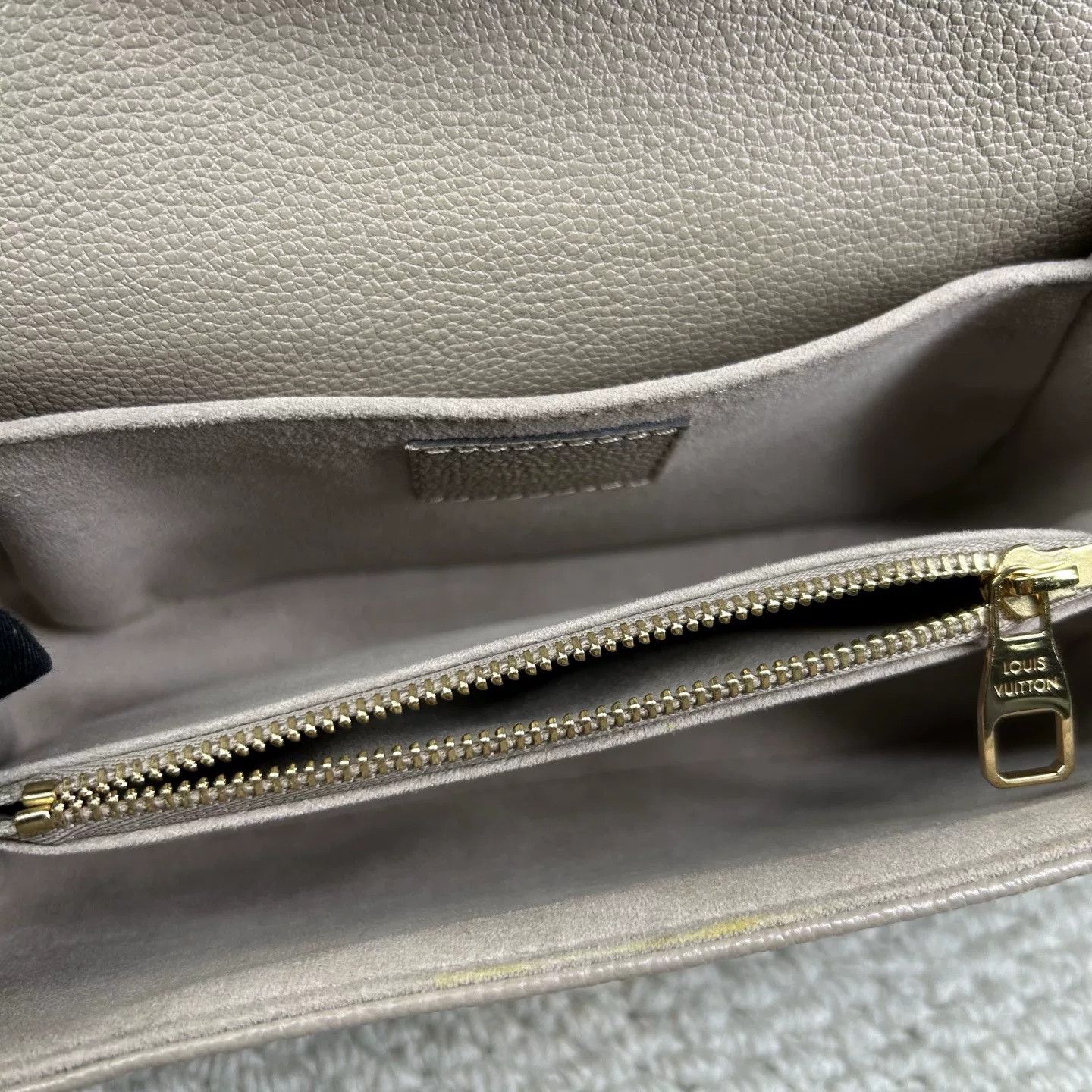 Louis Vuitton Pre-loved Bag Very good condition Size ONE SIZE - 4 Thumbnail