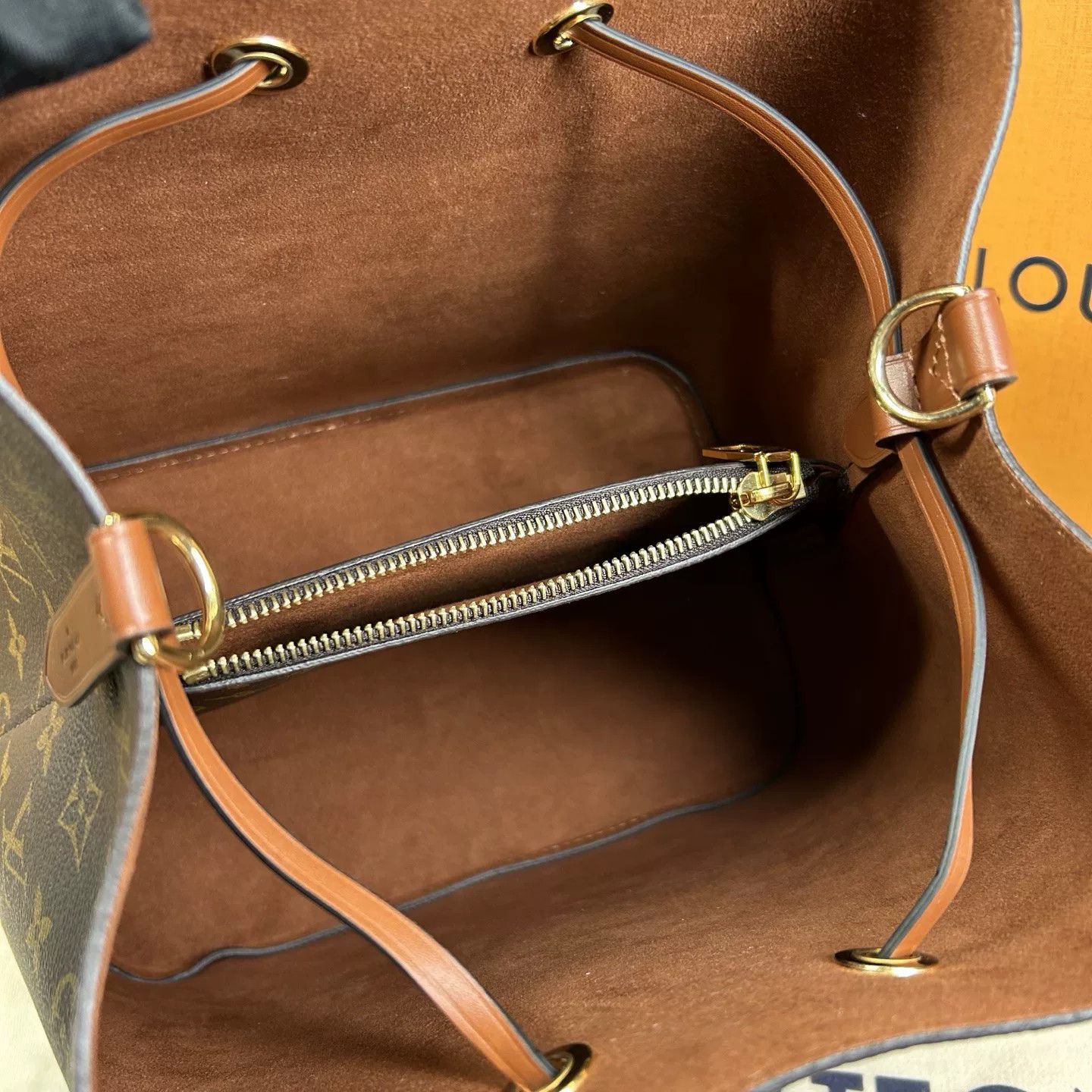 Louis Vuitton Pre-loved Bag Very good condition Size ONE SIZE - 4 Thumbnail