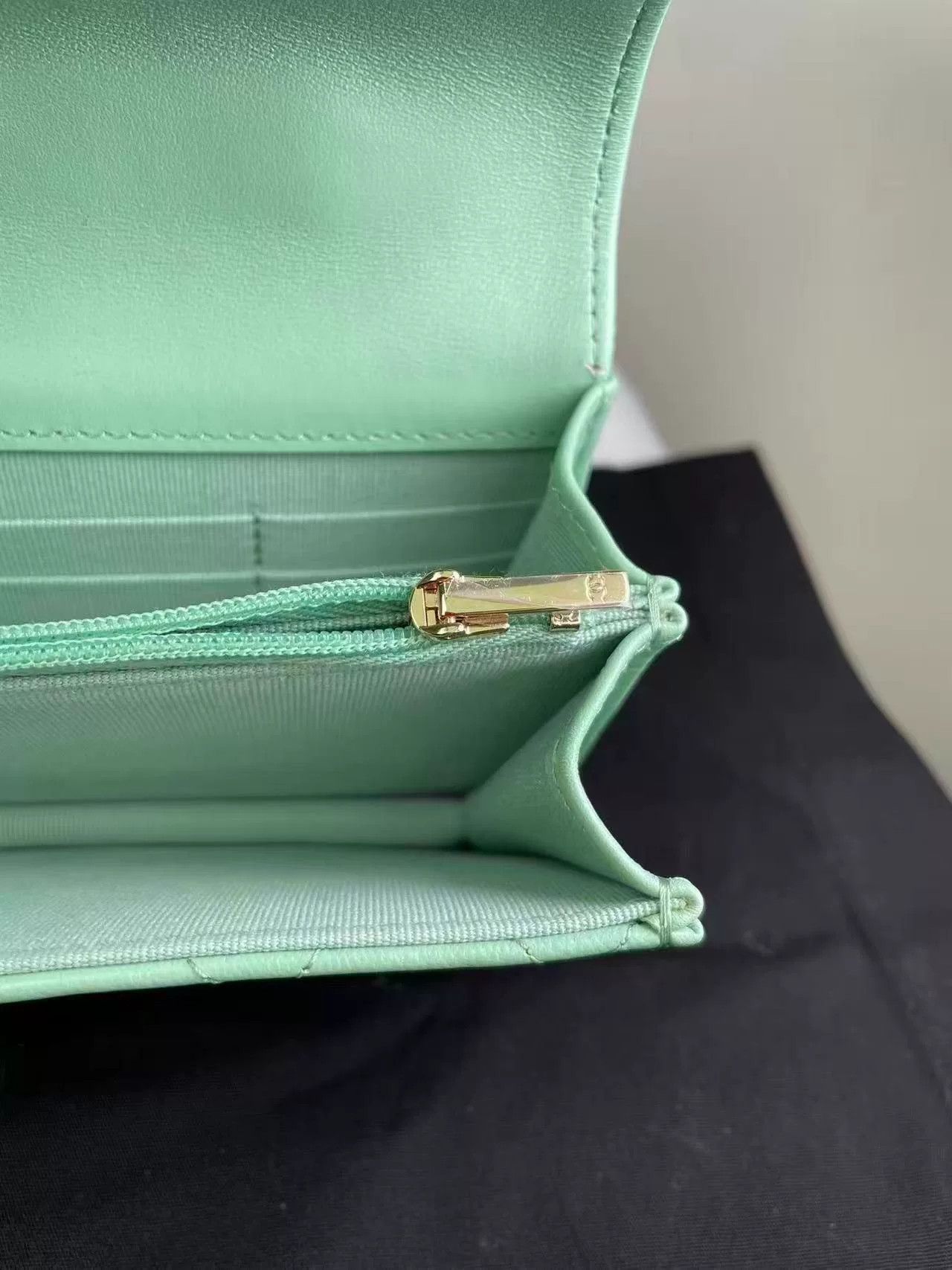 Chanel Pre-loved Bag Very good condition Size ONE SIZE - 2 Thumbnail