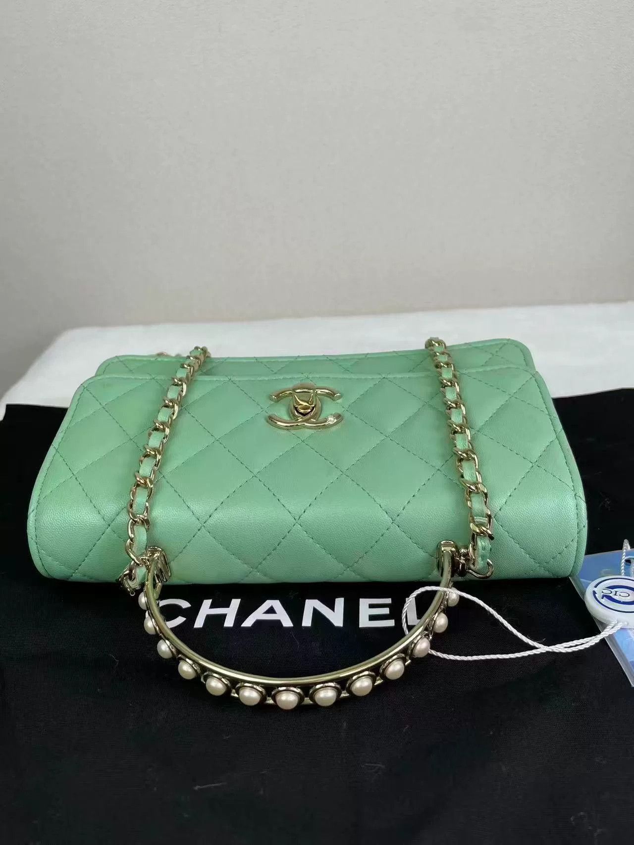 Chanel Pre-loved Bag Very good condition Size ONE SIZE - 5 Thumbnail