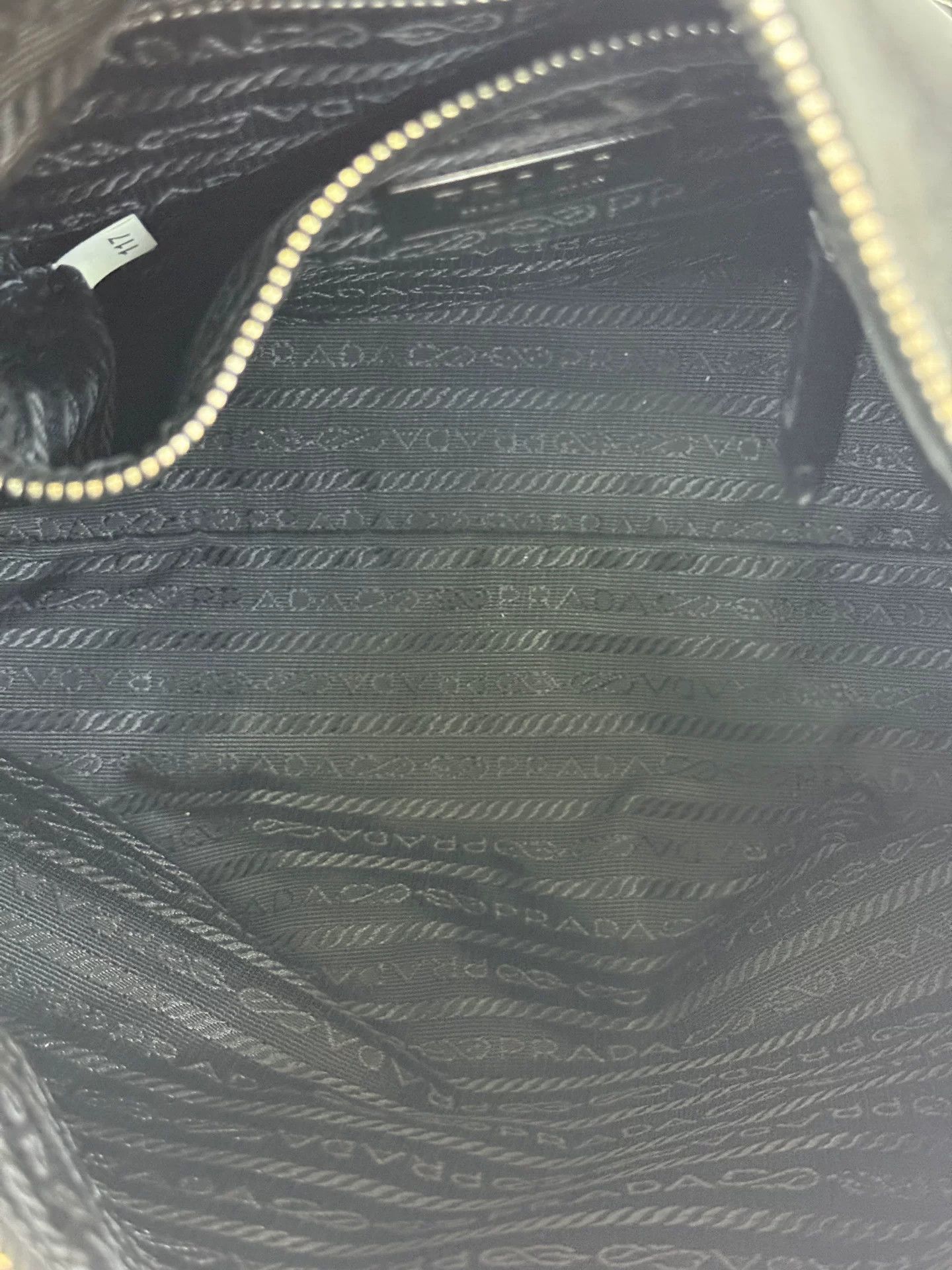 Prada Pre-loved Bag Very good condition Size ONE SIZE - 8 Thumbnail