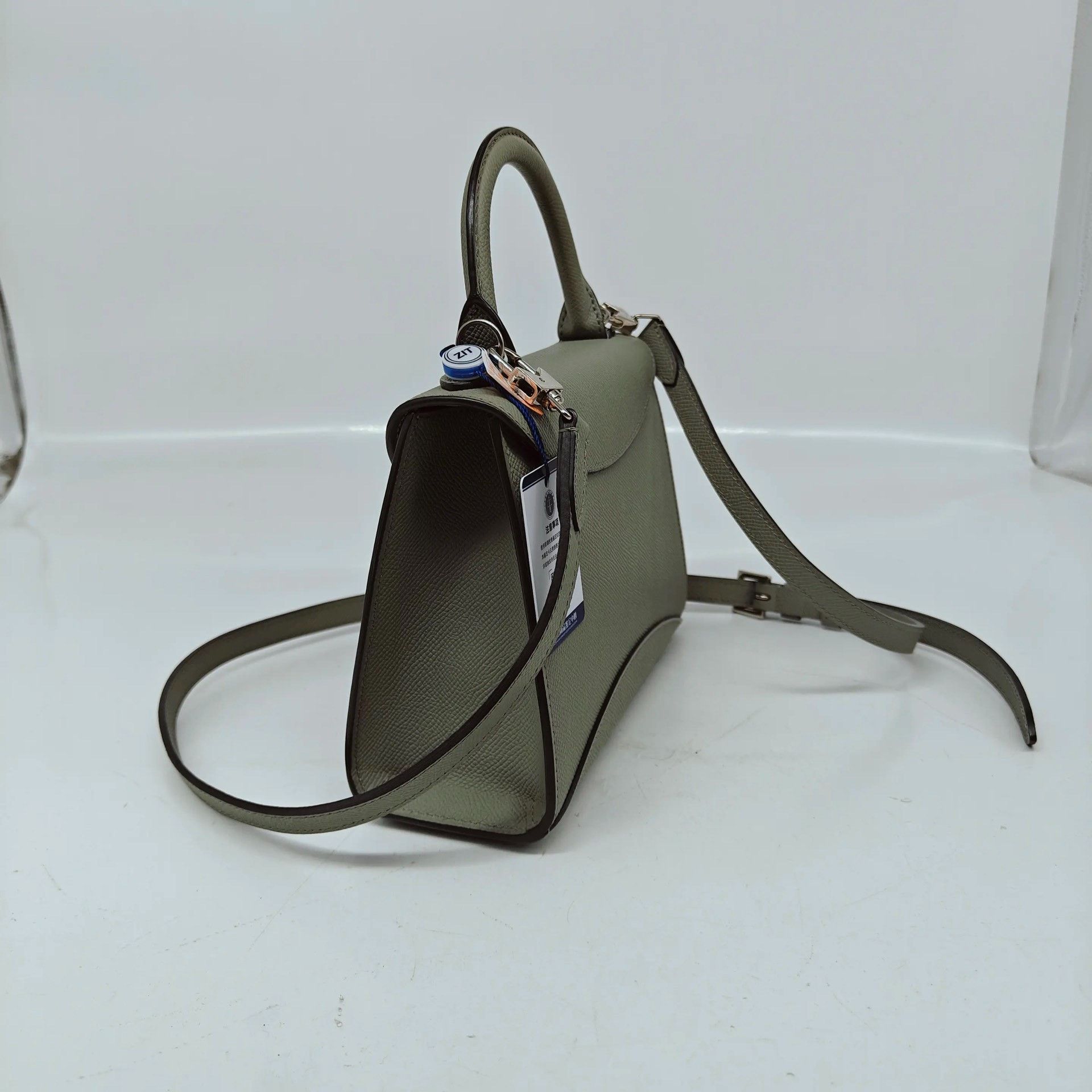 Moynat Pre-loved Bag Very good condition Size ONE SIZE - 4 Thumbnail