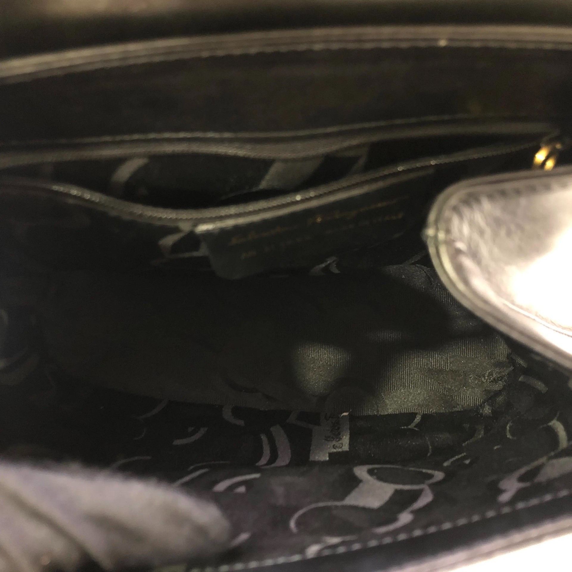 Salvatore Ferragamo Pre-loved Bag Very good condition Size ONE SIZE - 8 Thumbnail