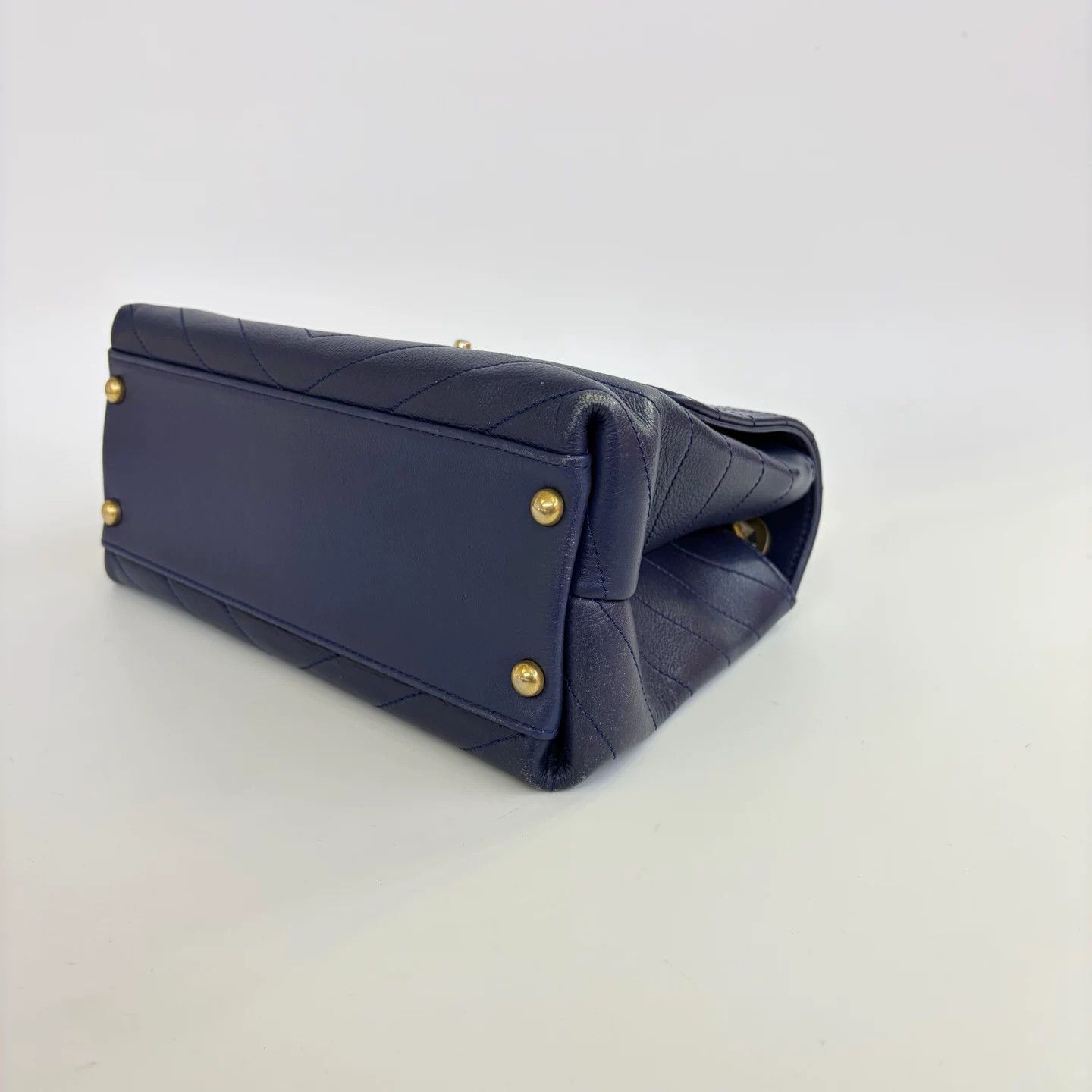Chanel Pre-loved Bag Very good condition Size ONE SIZE - 8 Thumbnail