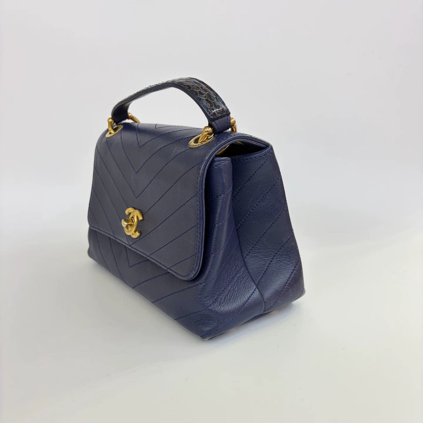 Chanel Pre-loved Bag Very good condition Size ONE SIZE - 4 Thumbnail