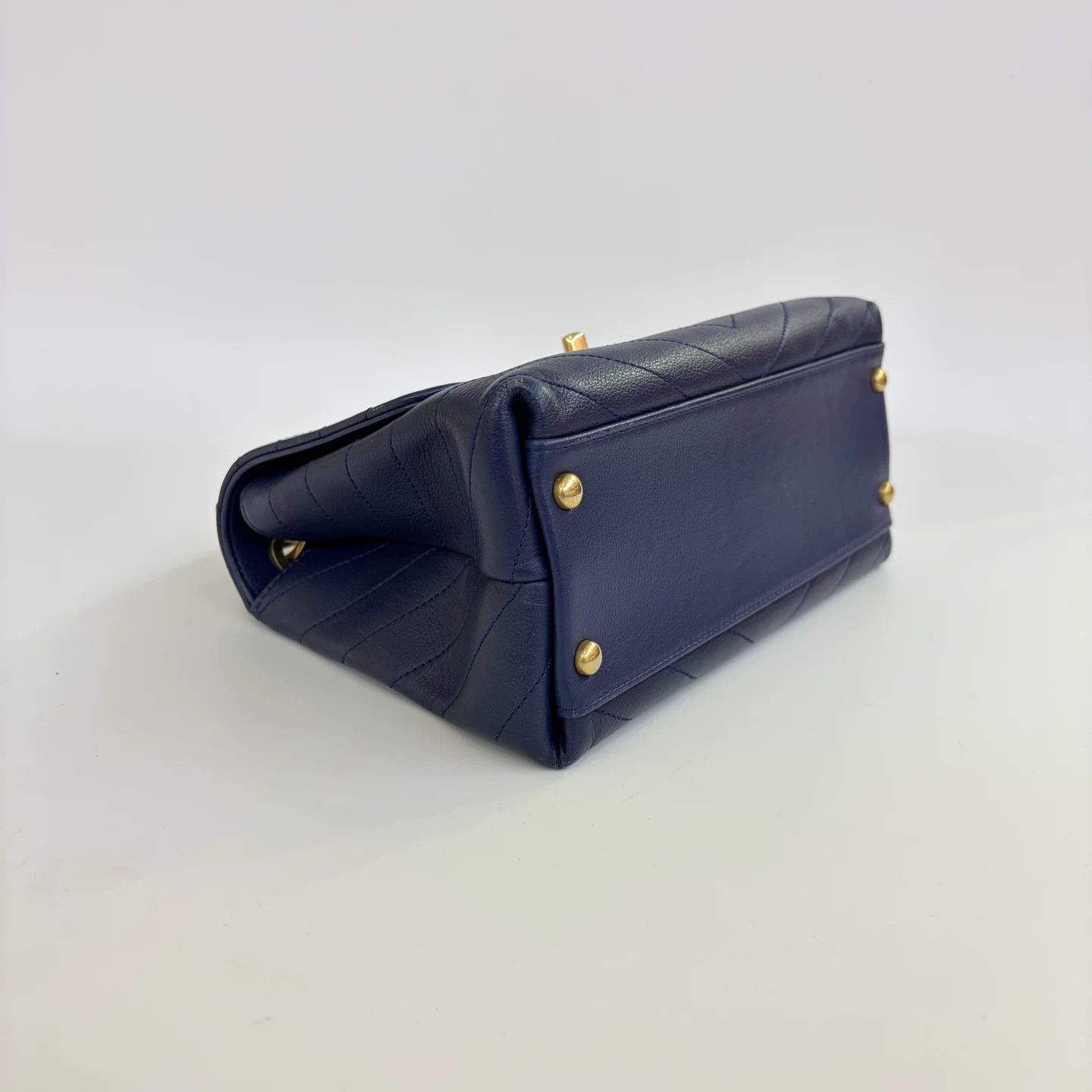 Chanel Pre-loved Bag Very good condition Size ONE SIZE - 6 Thumbnail