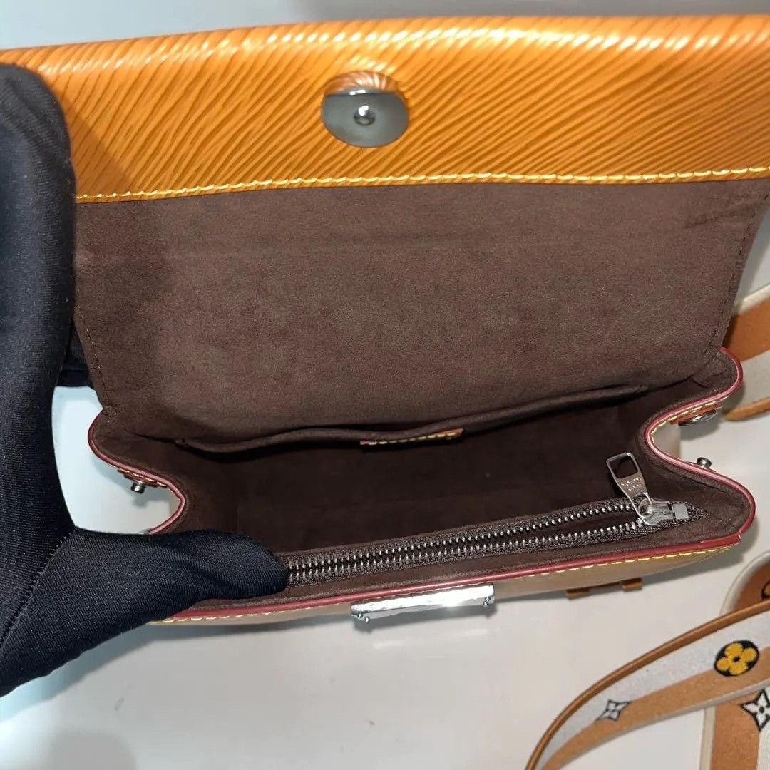 Louis Vuitton Pre-loved Bag Very good condition Size ONE SIZE - 9 Thumbnail
