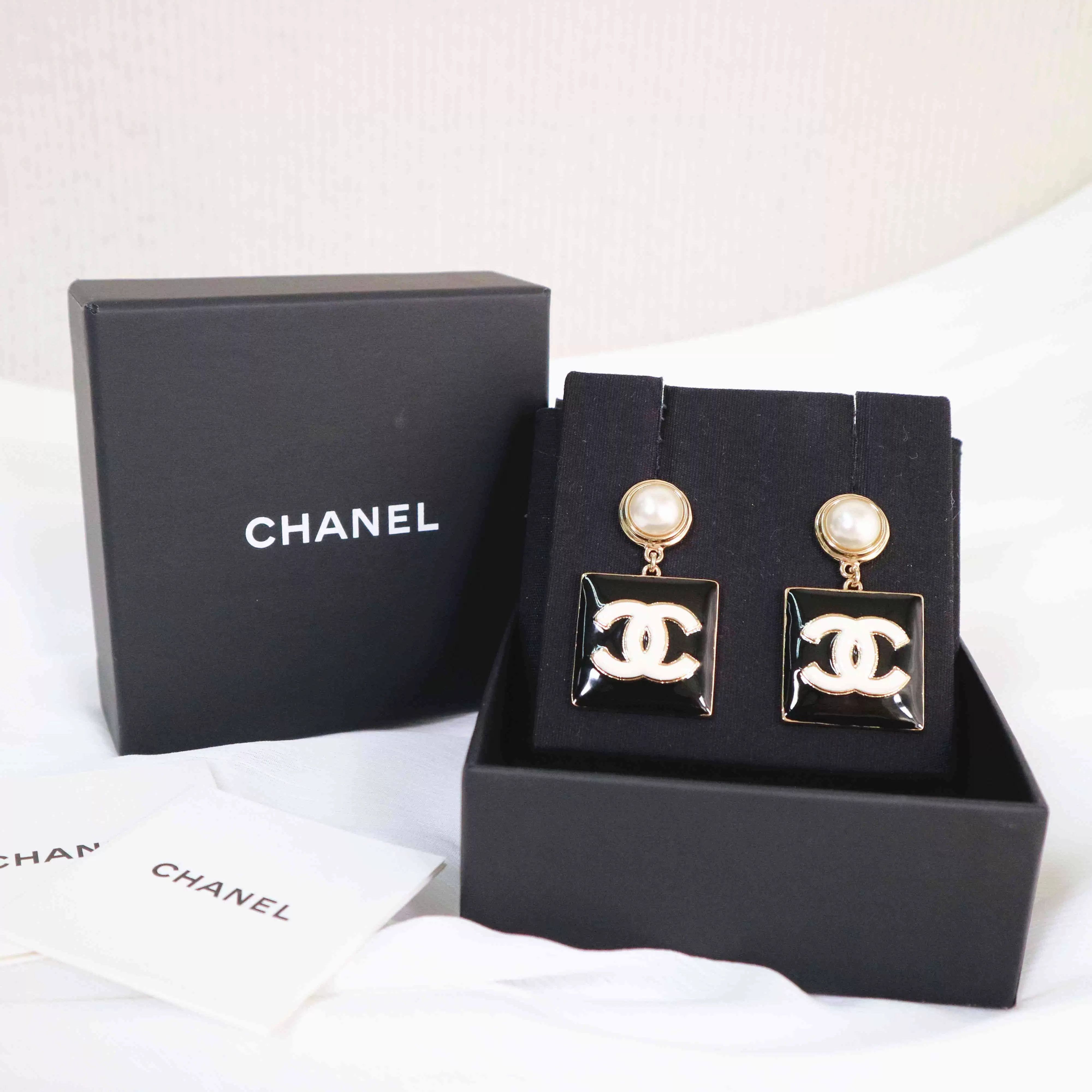 Chanel Pre-loved Bag Very good condition Size ONE SIZE - 2 Thumbnail