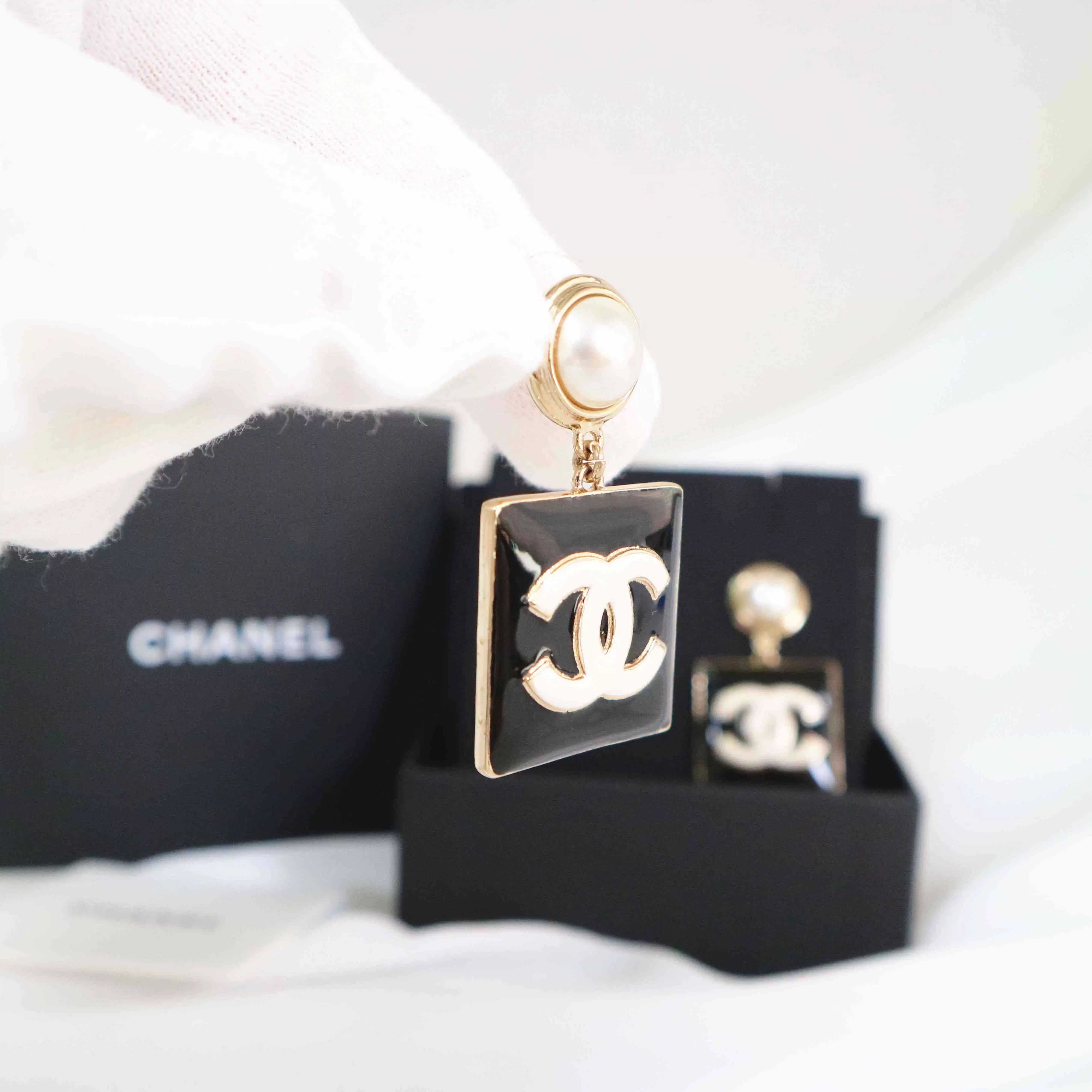 Chanel Pre-loved Bag Very good condition Size ONE SIZE - 5 Thumbnail