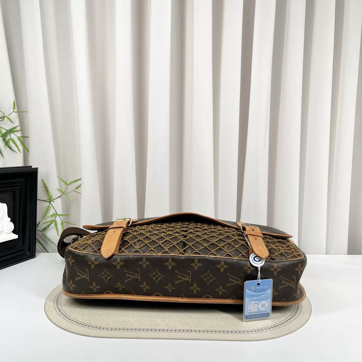 Louis Vuitton Pre-loved Bag Very good condition Size ONE SIZE - 4 Thumbnail